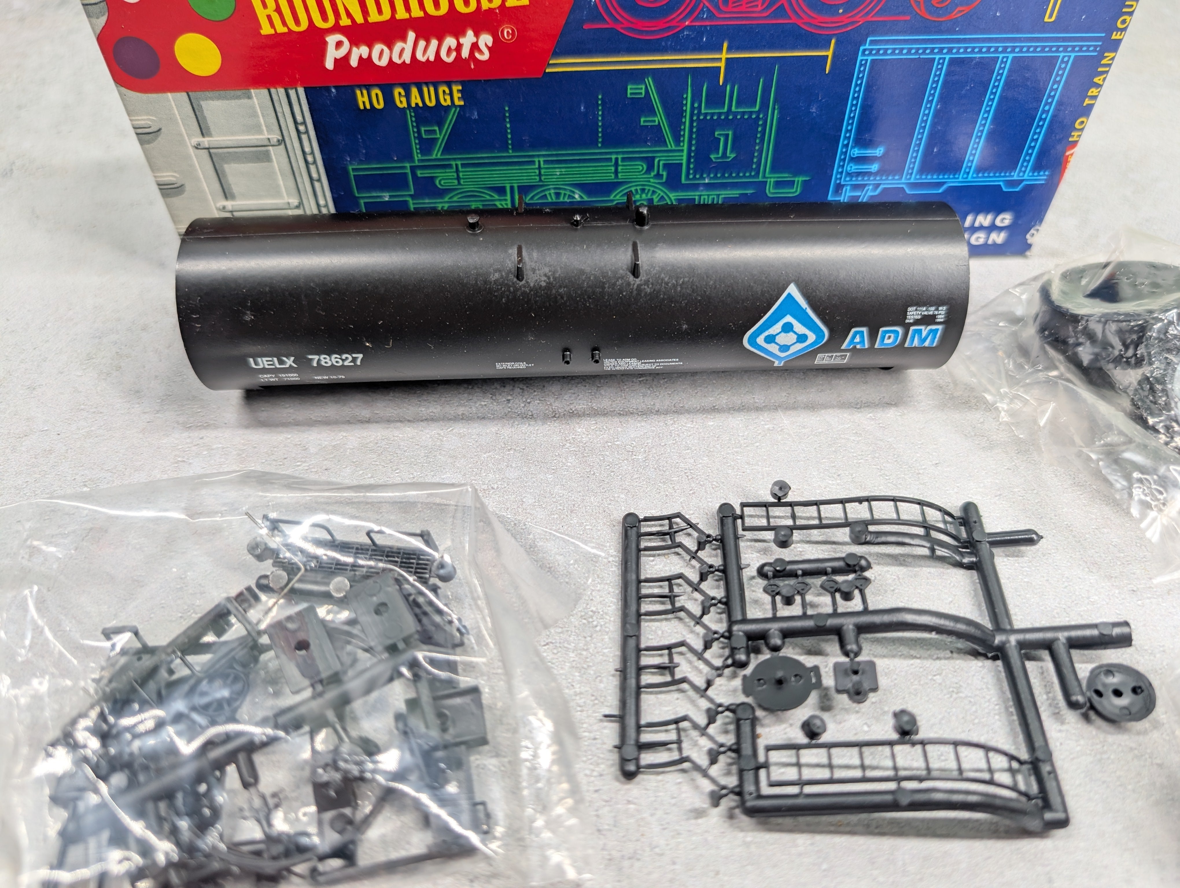 USED Roundhouse 3250 HO Scale 50' Tank Car ADM UELX #78627 KIT