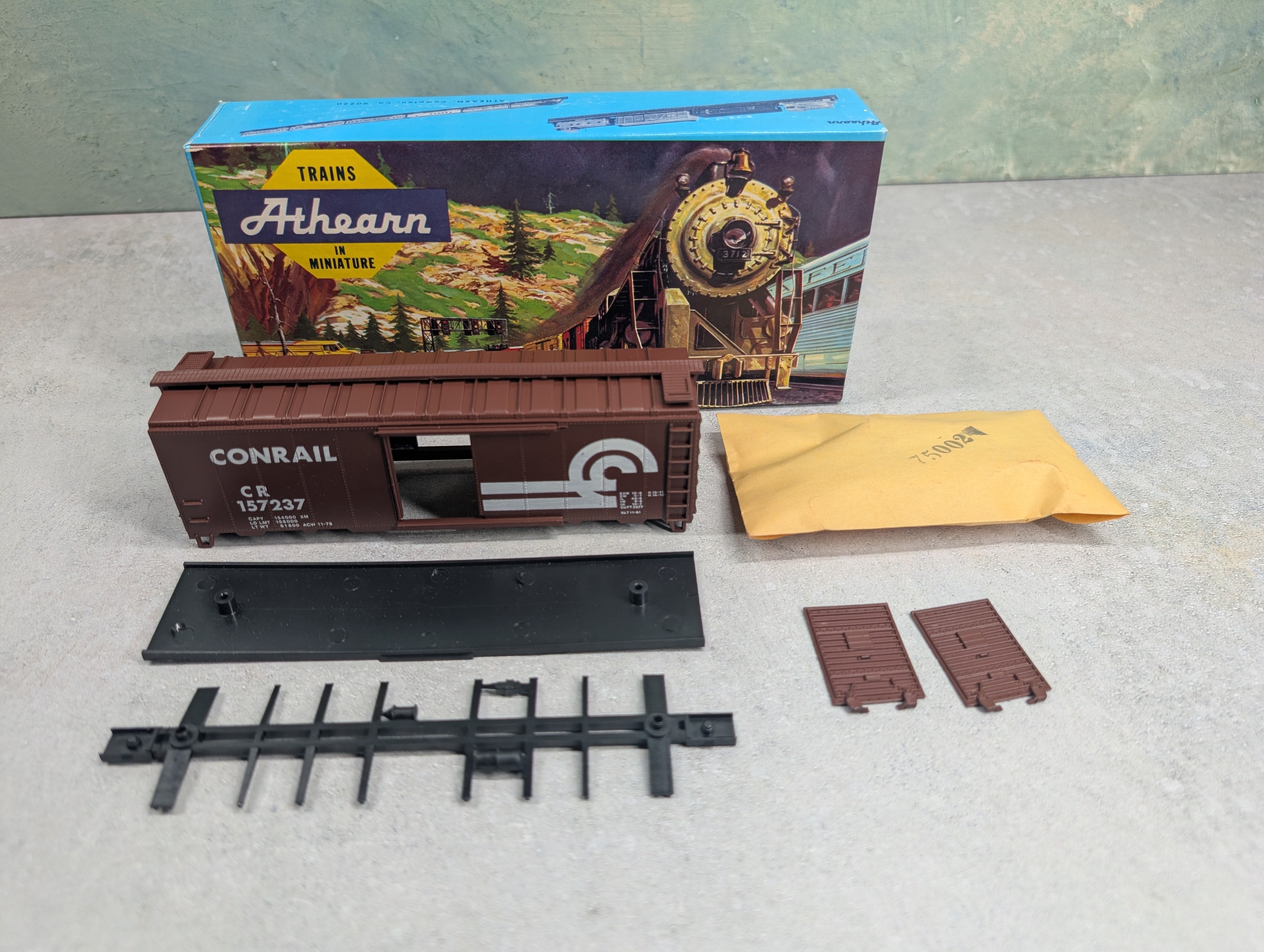 USED Athearn #517-2 HO Scale 40' Box Car Conrail CR #157237 Bev-Bel KIT