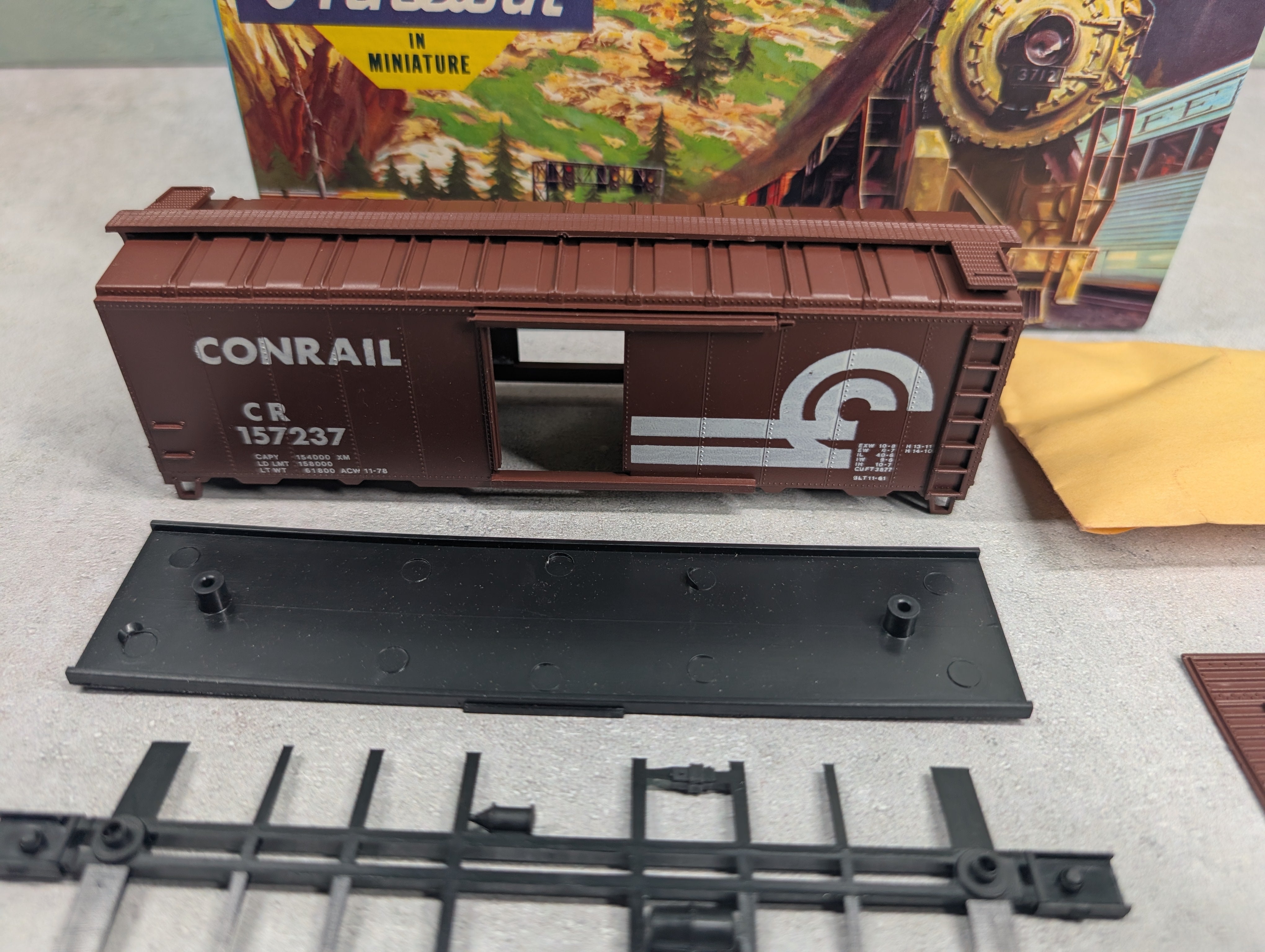 USED Athearn #517-2 HO Scale 40' Box Car Conrail CR #157237 Bev-Bel KIT