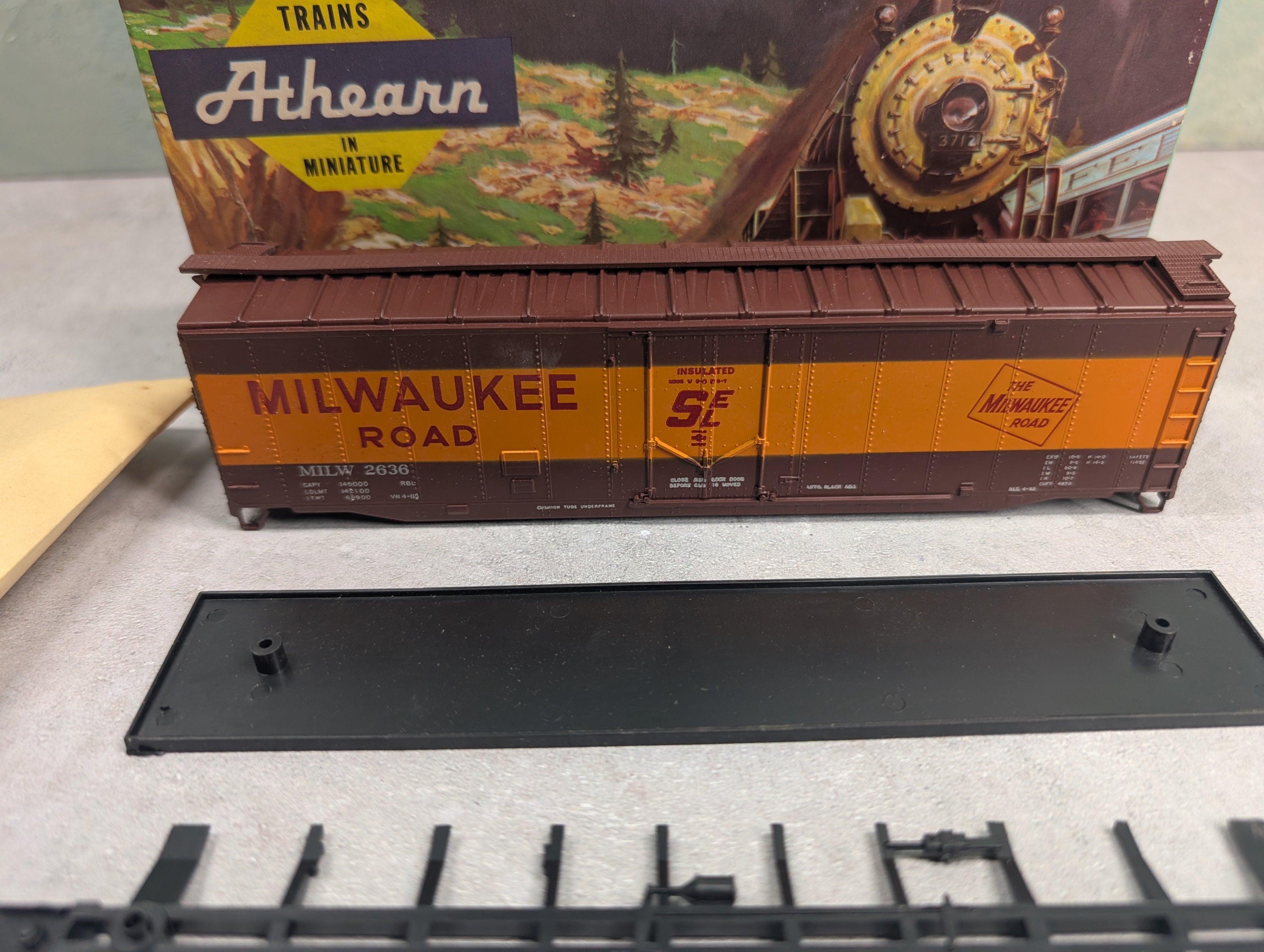 USED Athearn 1330 HO Scale 50' PD Box Car Milwaukee Road MILW #2636 KIT