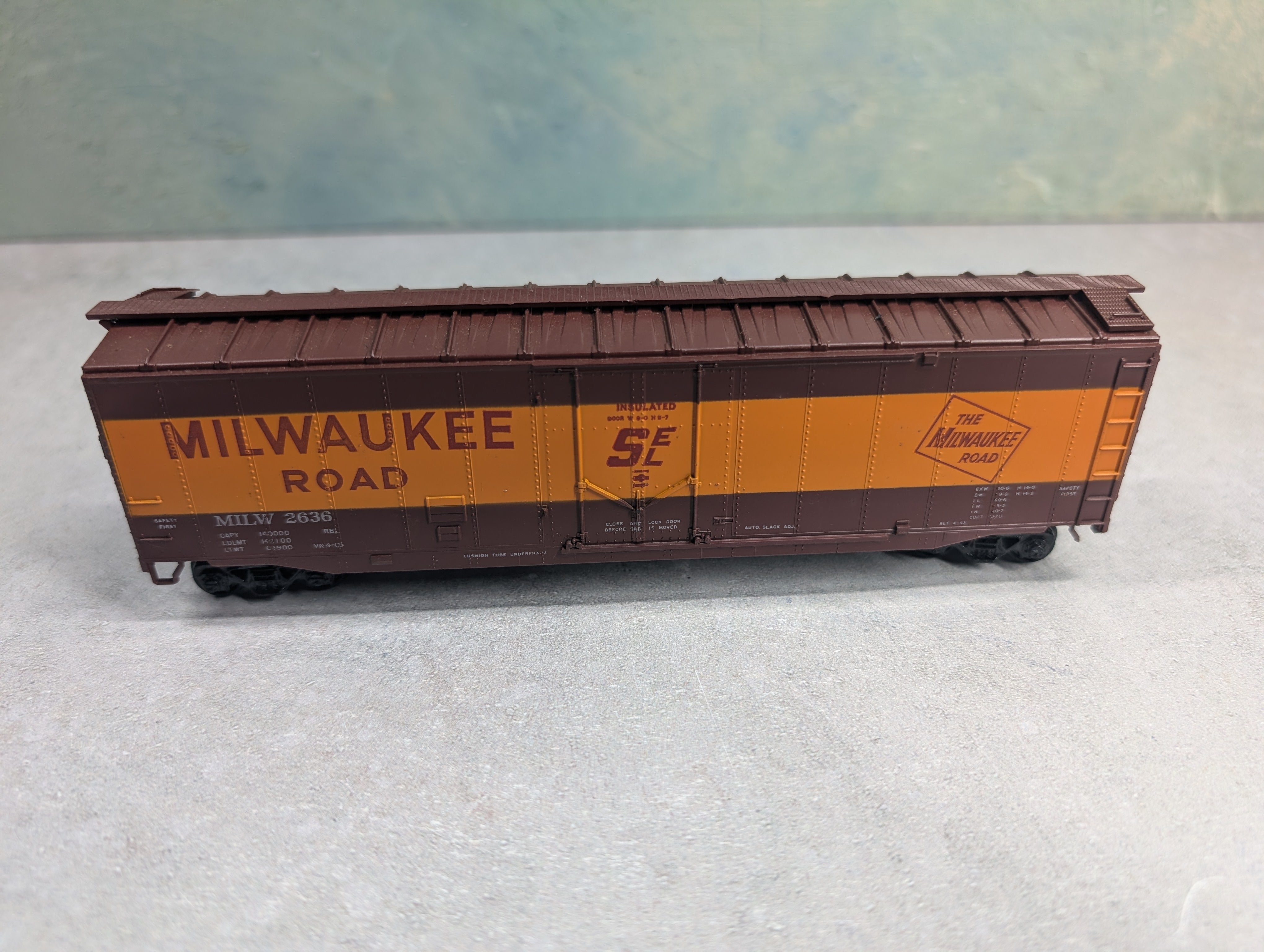 USED Athearn 1330 HO Scale 50' PD Box Car Milwaukee Road MILW #2636 KIT