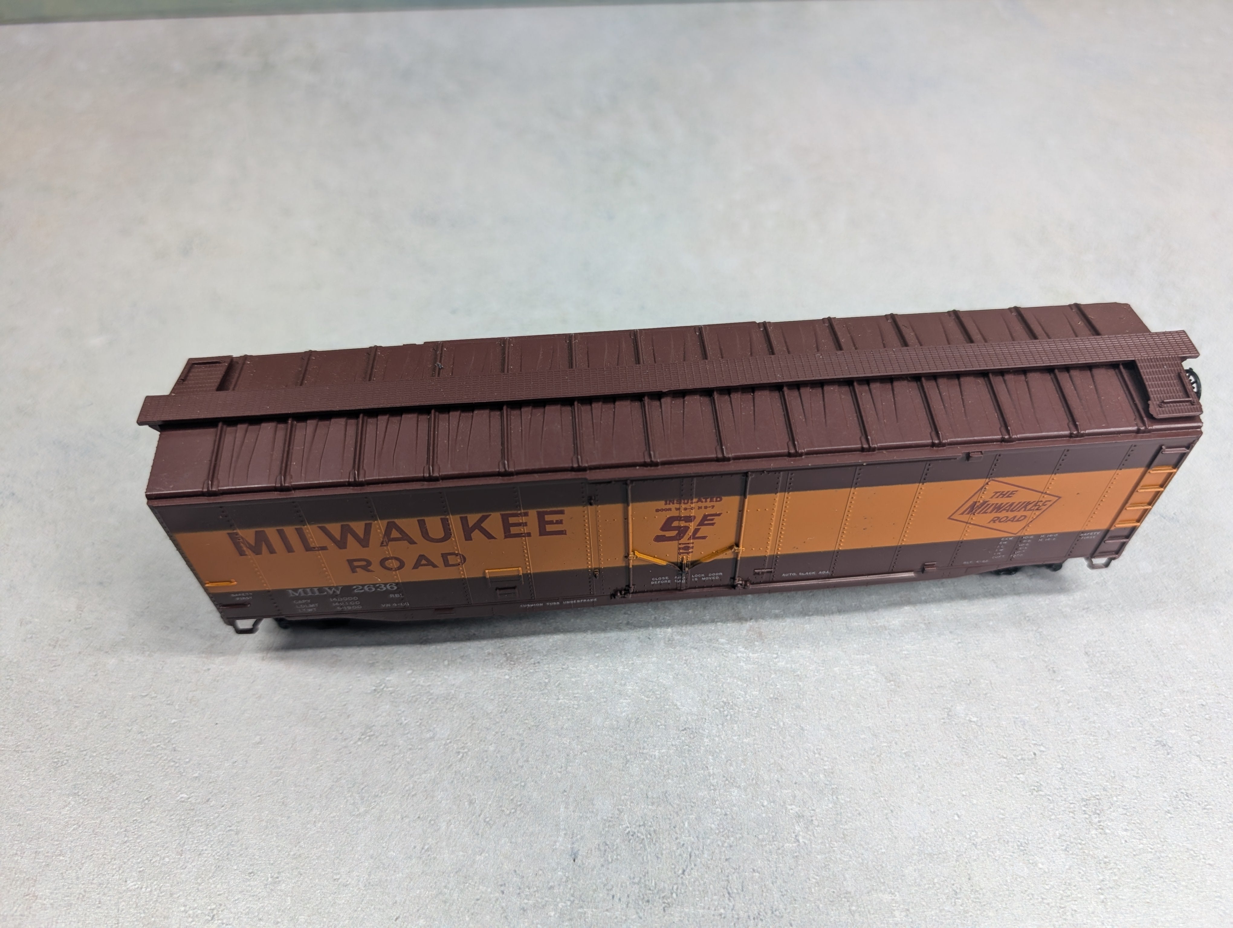 USED Athearn 1330 HO Scale 50' PD Box Car Milwaukee Road MILW #2636 KIT