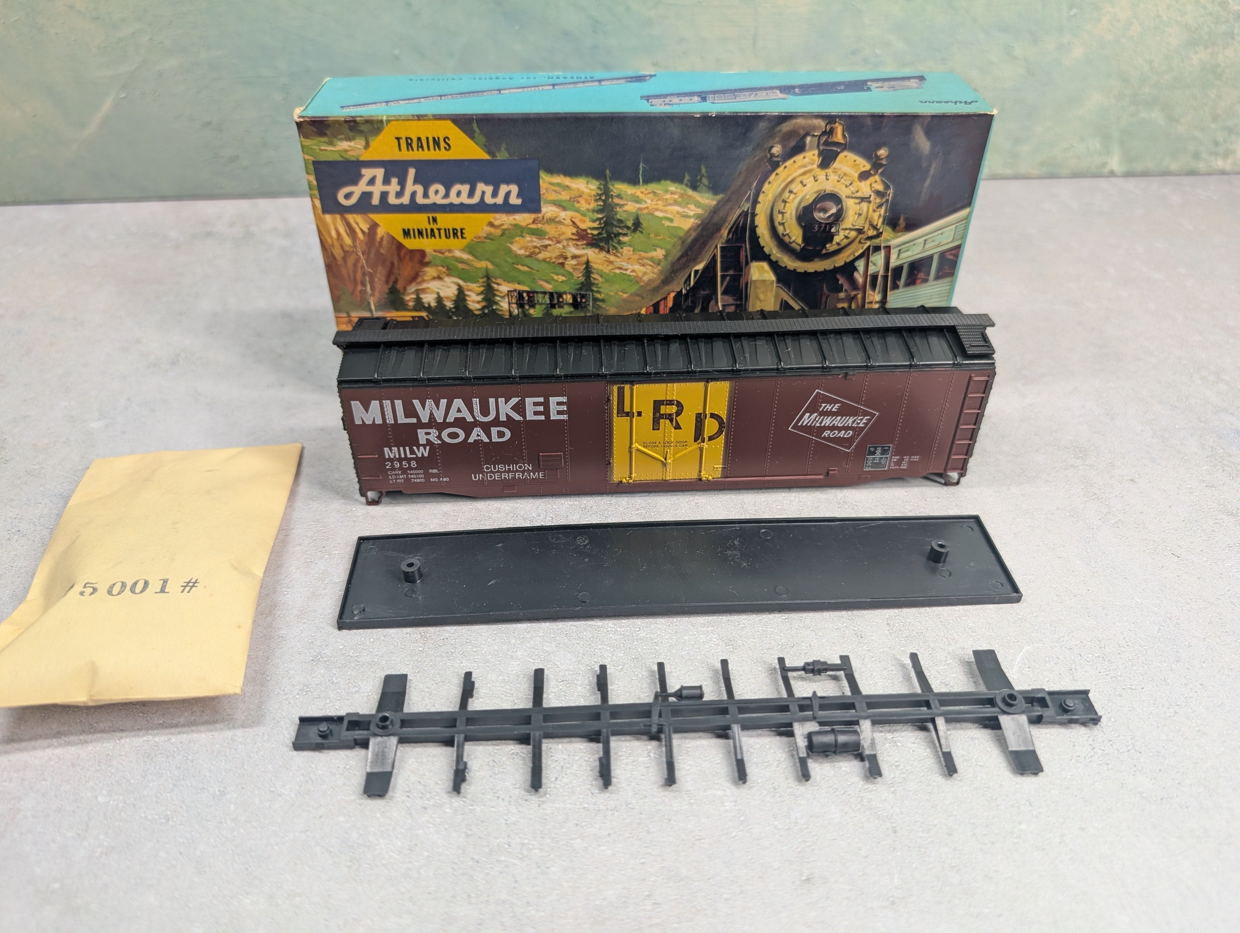 USED Athearn HO Scale 50' PD Box Car Milwaukee Road MILW #2958 BlackHawk Models KIT