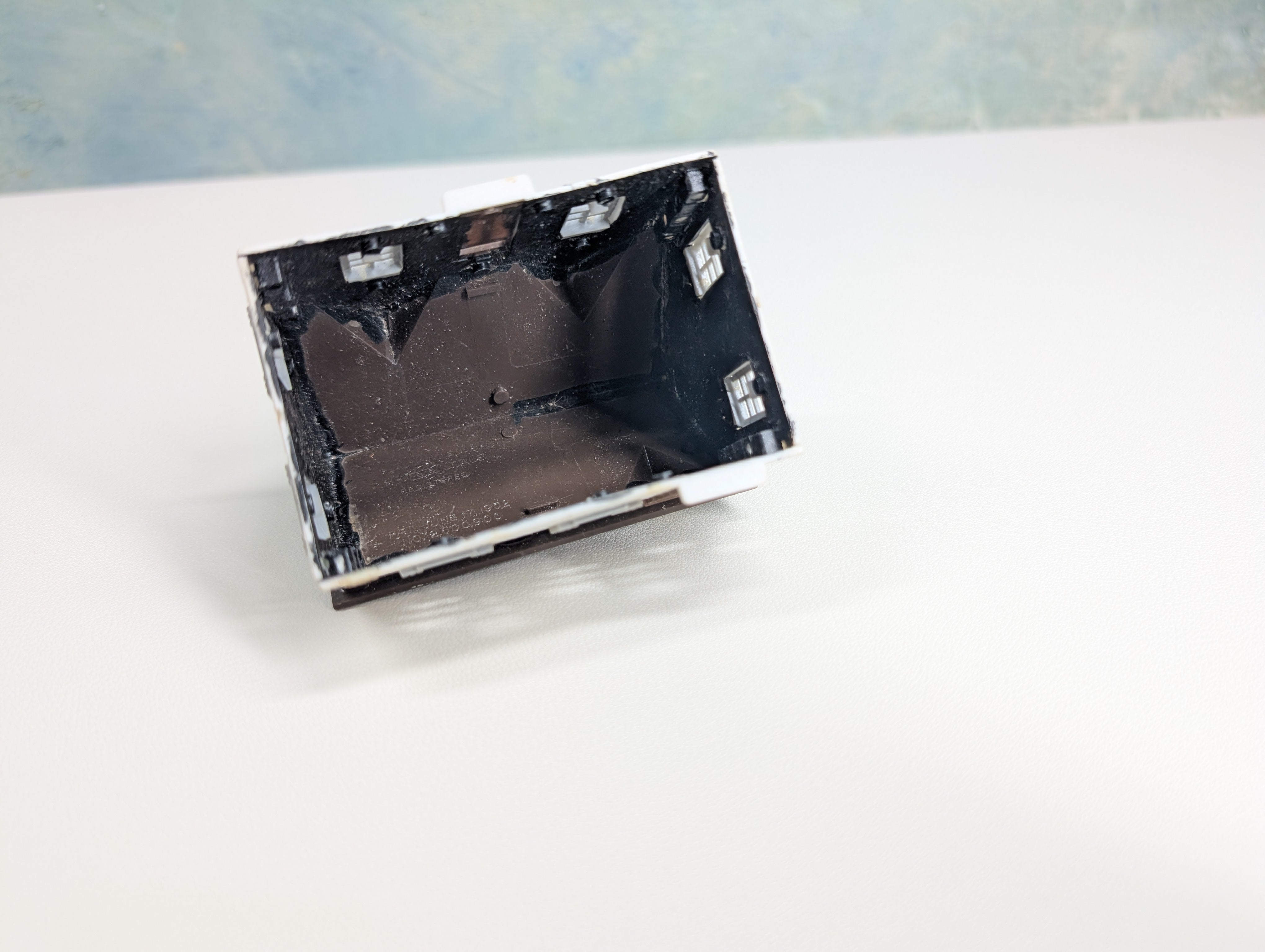 USED HO Scale Little White House