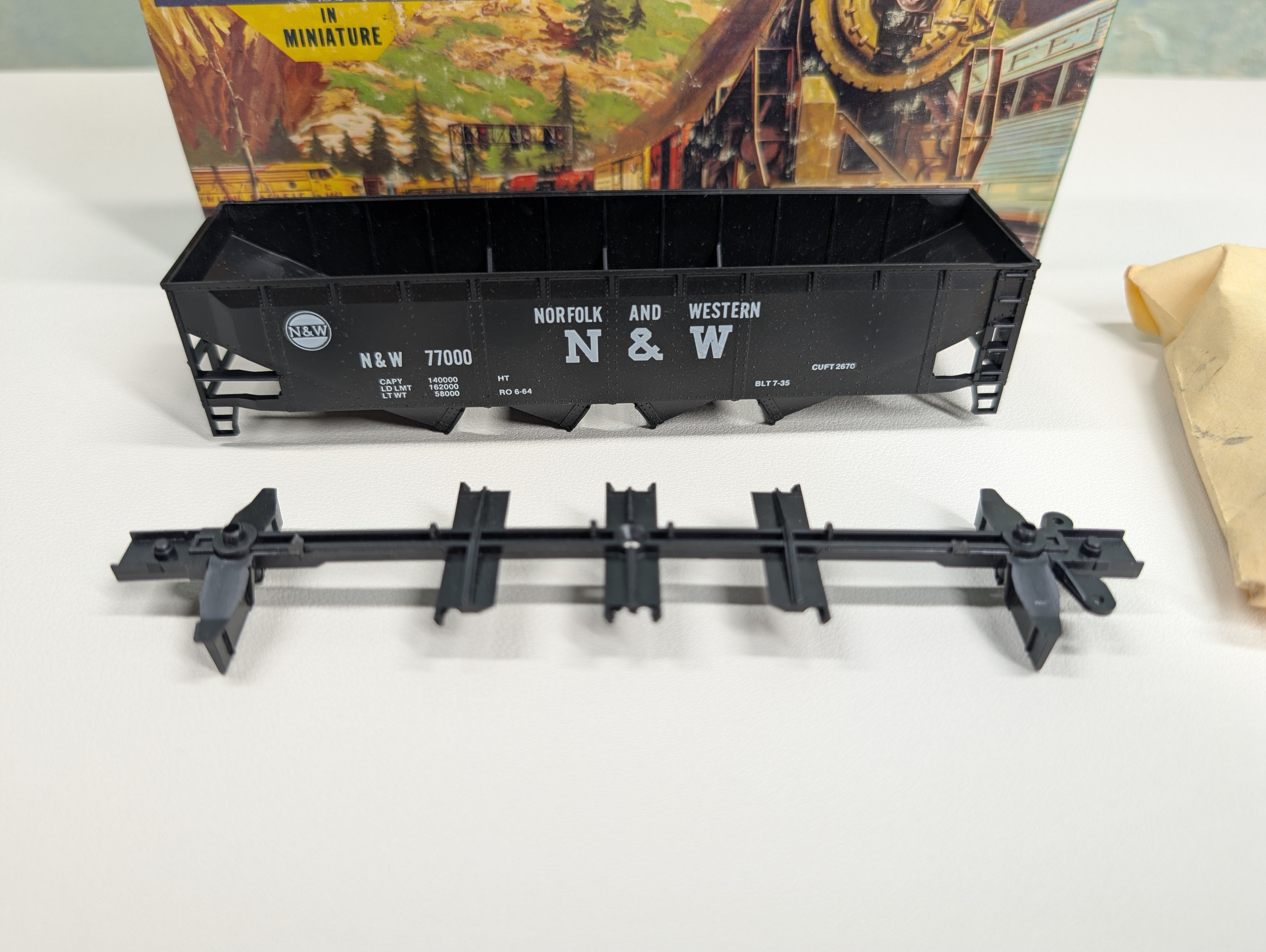 USED Athearn #473 HO Scale Operating Quad Hopper Norfolk & Western N&W #77000 Bev-Bel