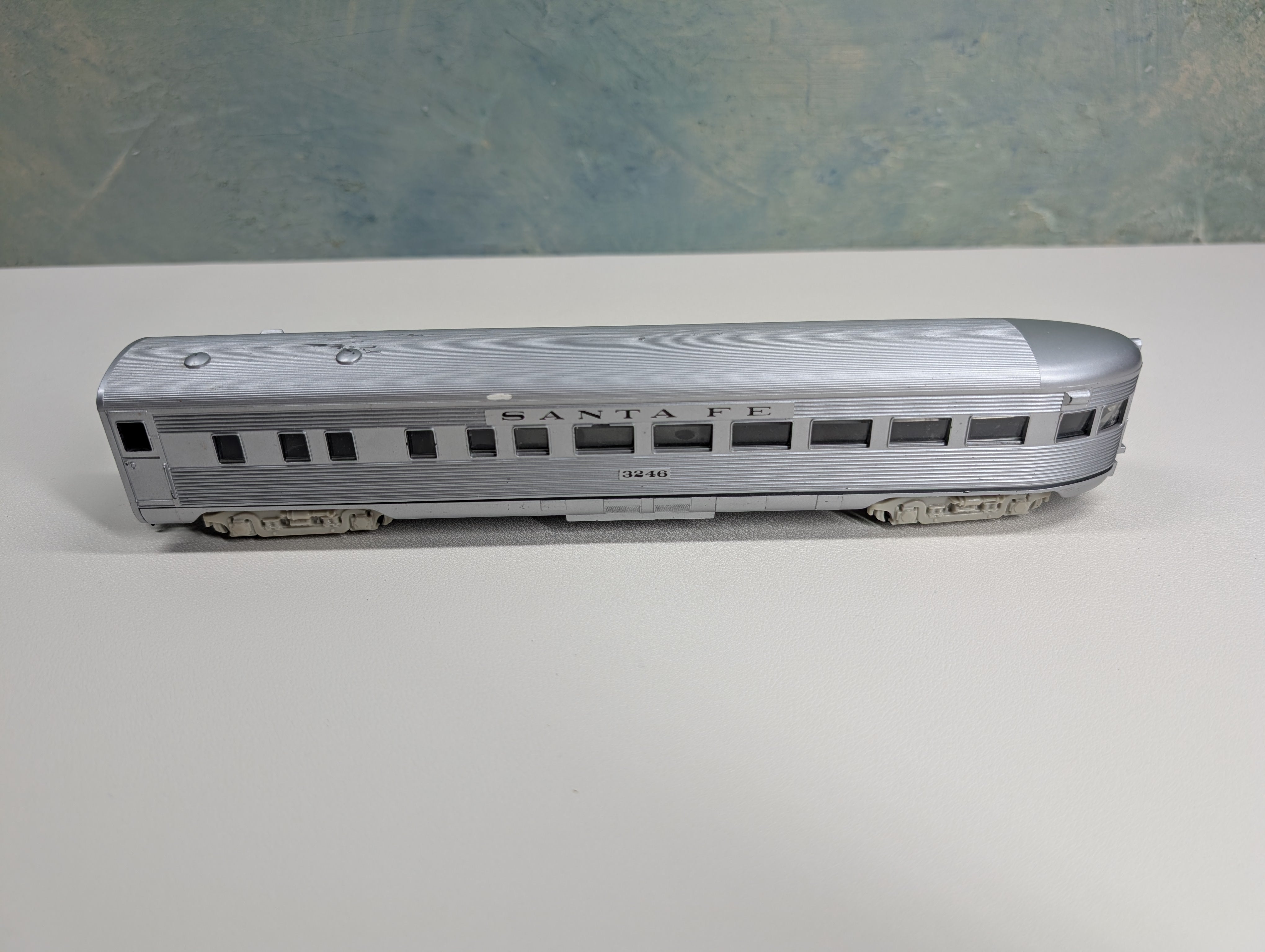 USED Athearn HO Scale Streamline Observation Passenger Car Santa Fe #3246