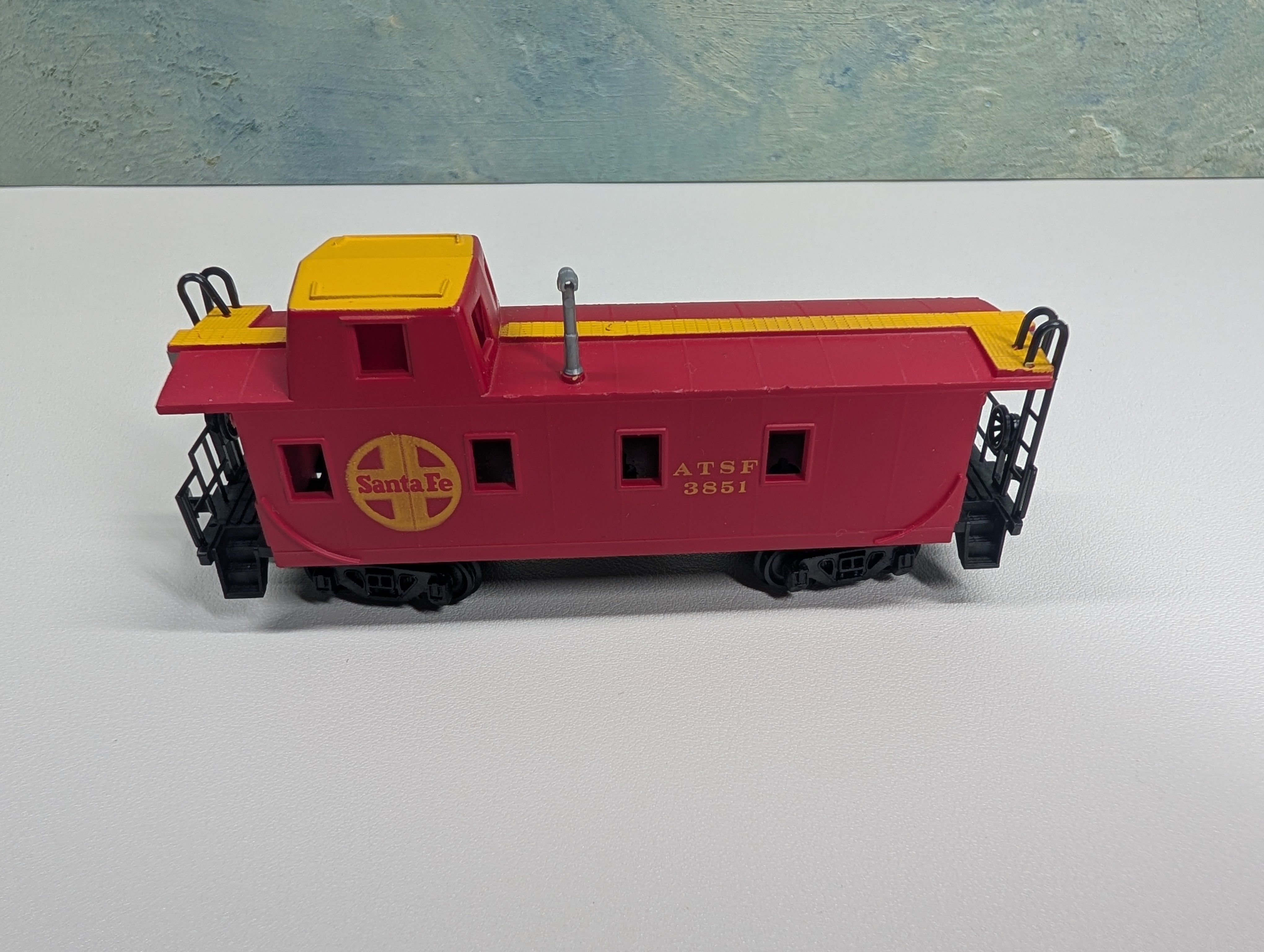 USED Bachmann HO Scale Caboose Santa Fe ATSF #3851
