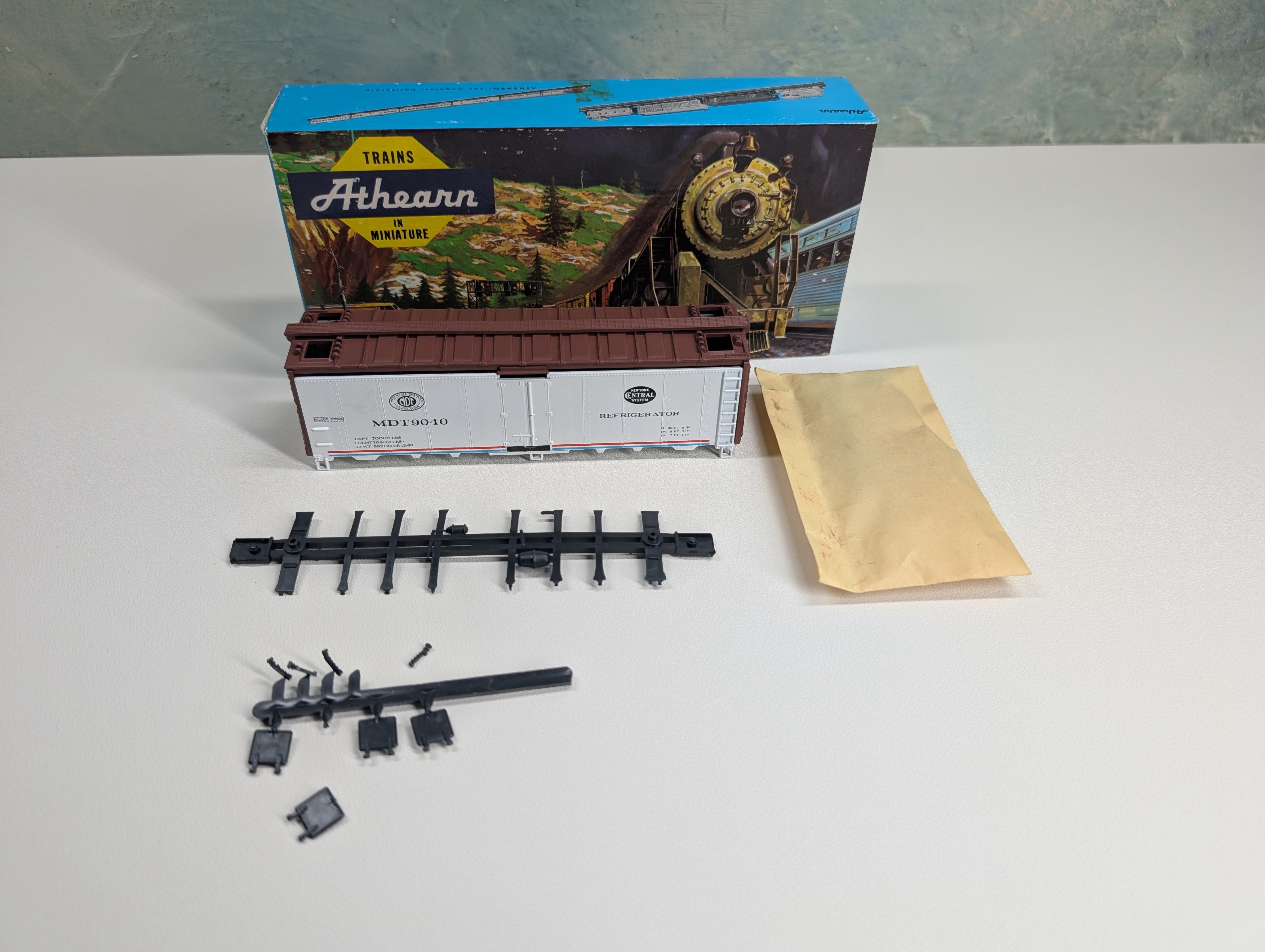 USED Athearn 5025 HO Scale 40' Reefer Box Car Merchants Despatch MDT #9040 KIT