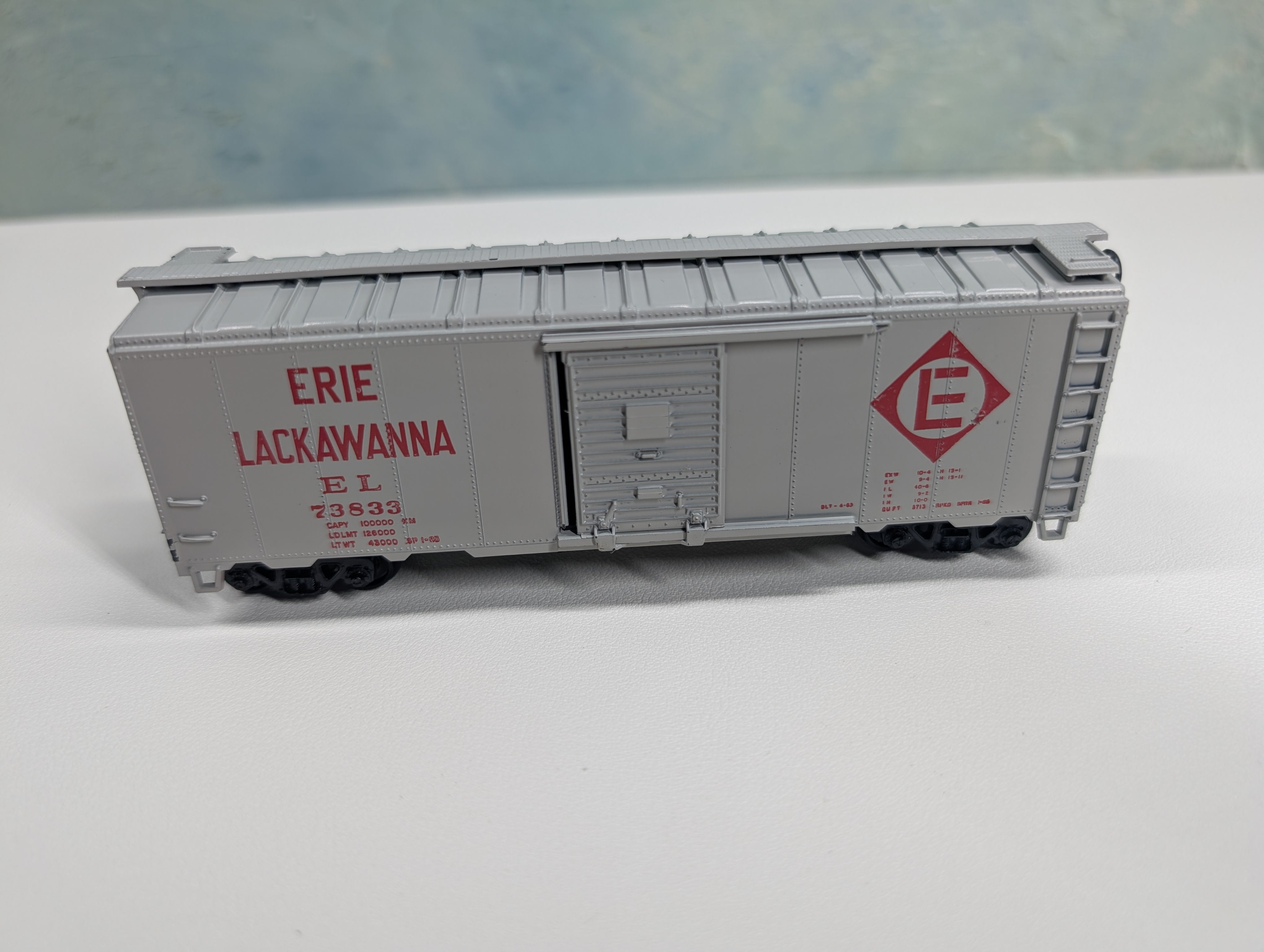 USED Athearn 1243 HO Scale 40' Box Car Erie Lackawanna EL #73833