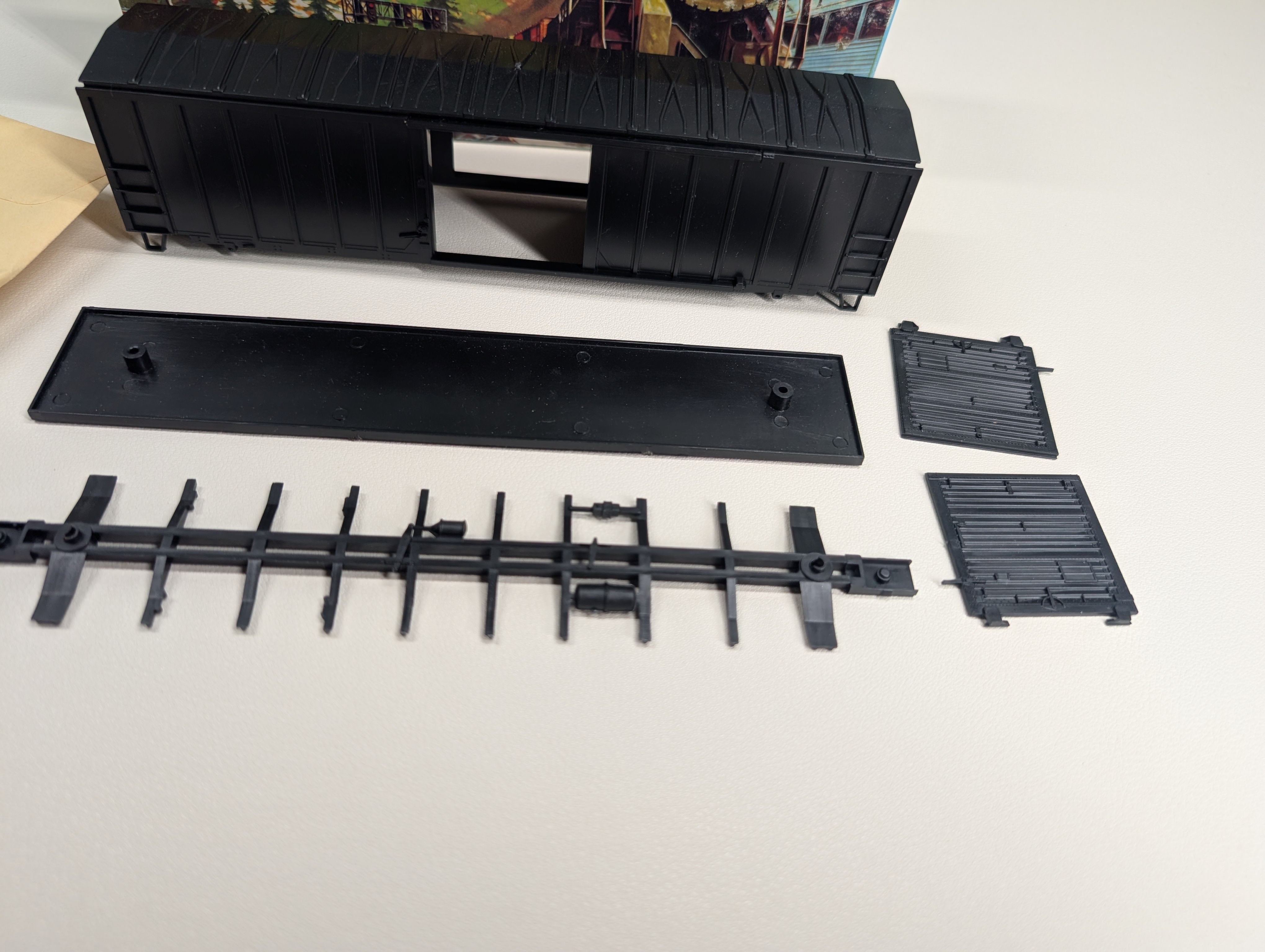 USED Athearn 5520 HO Scale 50' Sliding Door Box Car Undecorated Black KIT