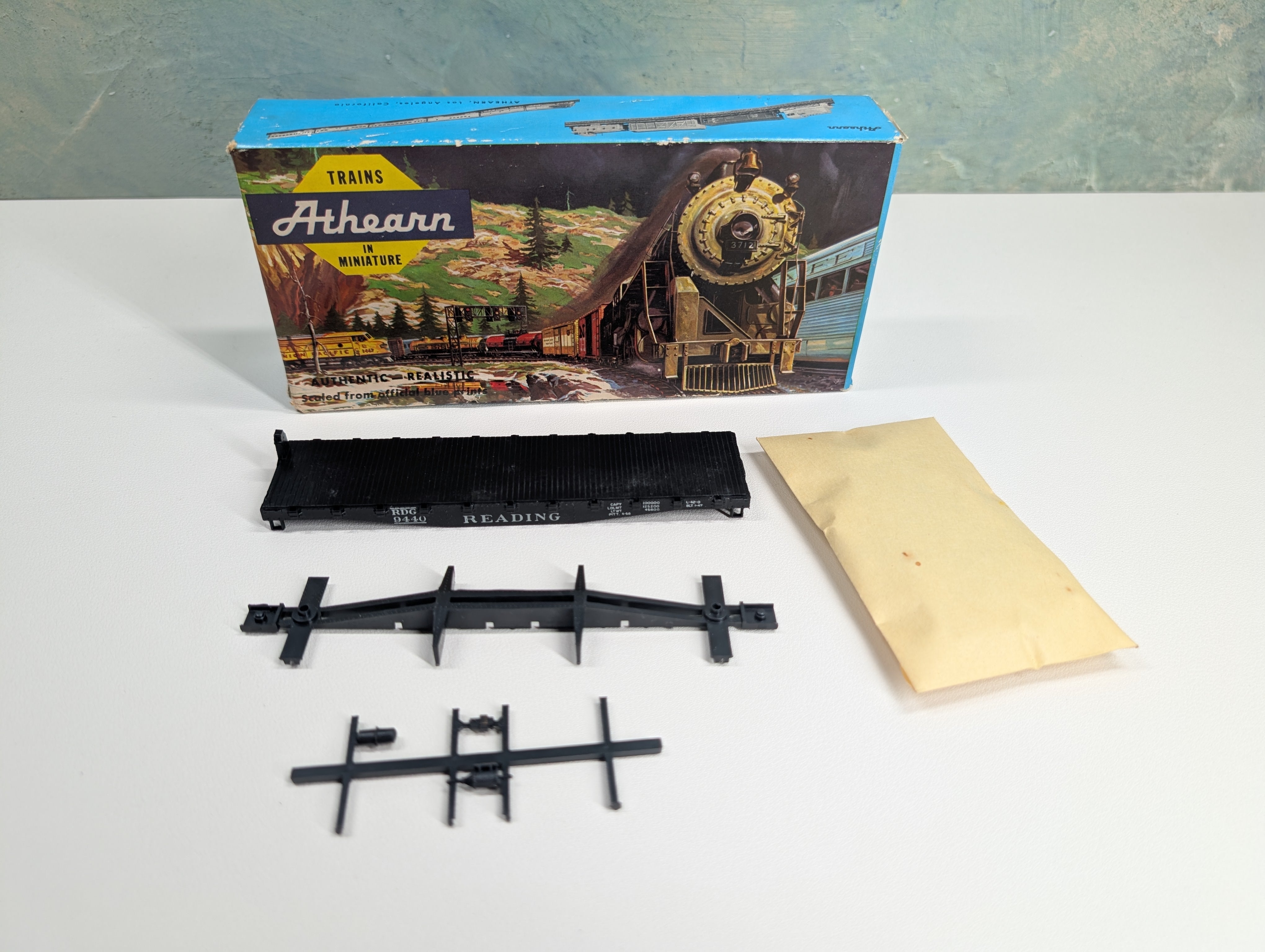 USED Athearn 1352 HO Scale 40' Flat Car Reading RDG #9440 KIT