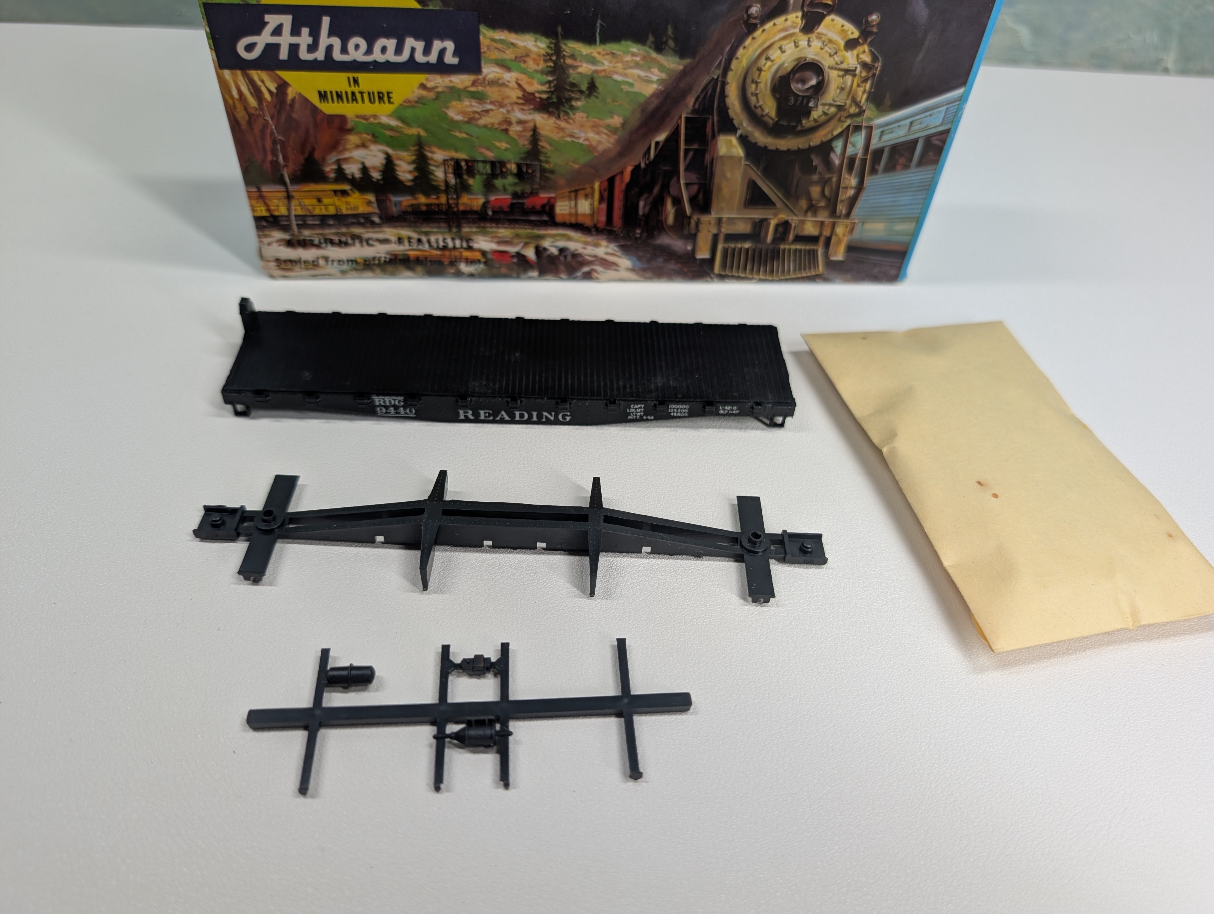 USED Athearn 1352 HO Scale 40' Flat Car Reading RDG #9440 KIT