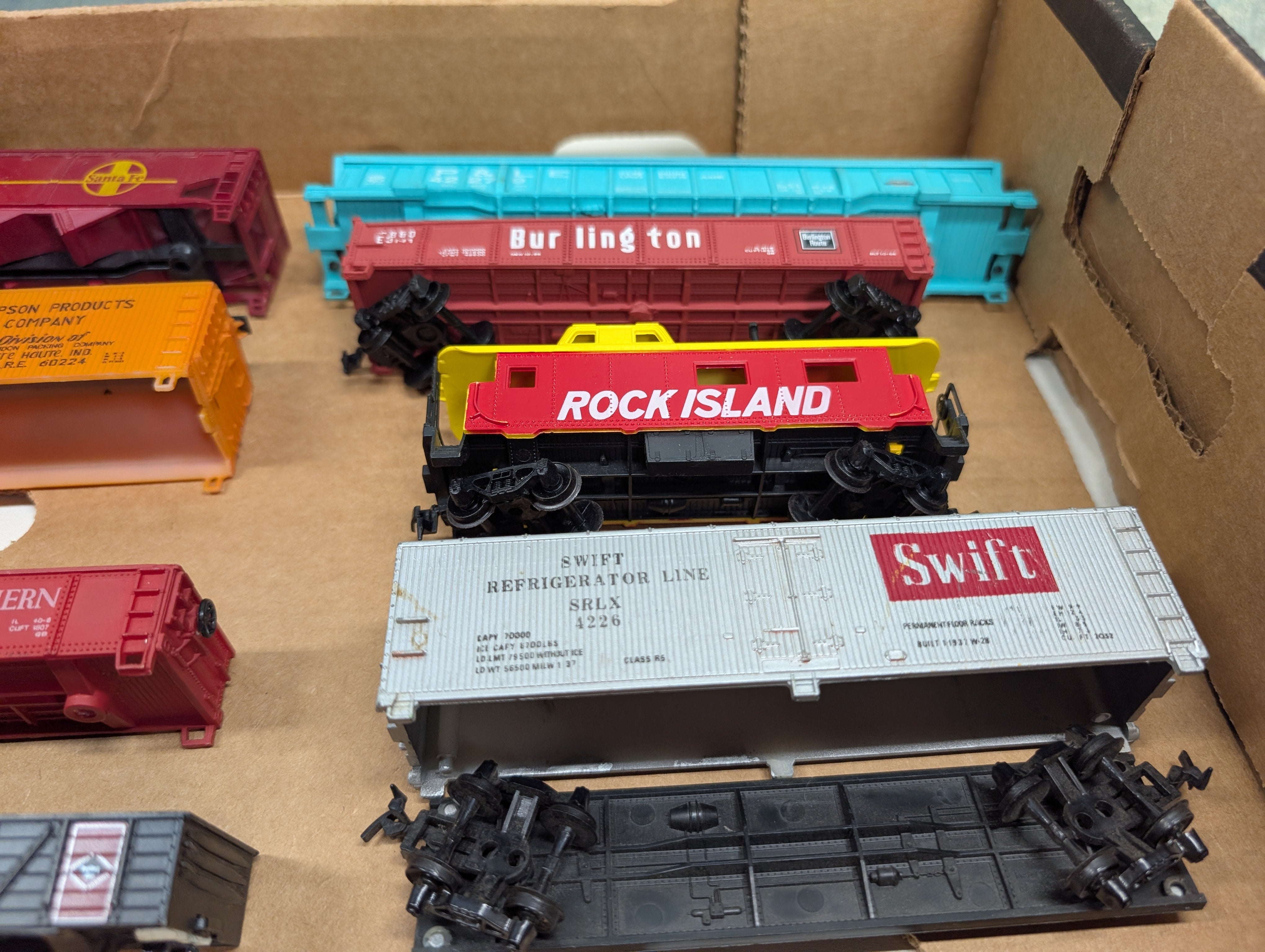 USED HO Scale Lot of Rough Freight Cars, Cabooses, Tank Cars for Parts/Repairs