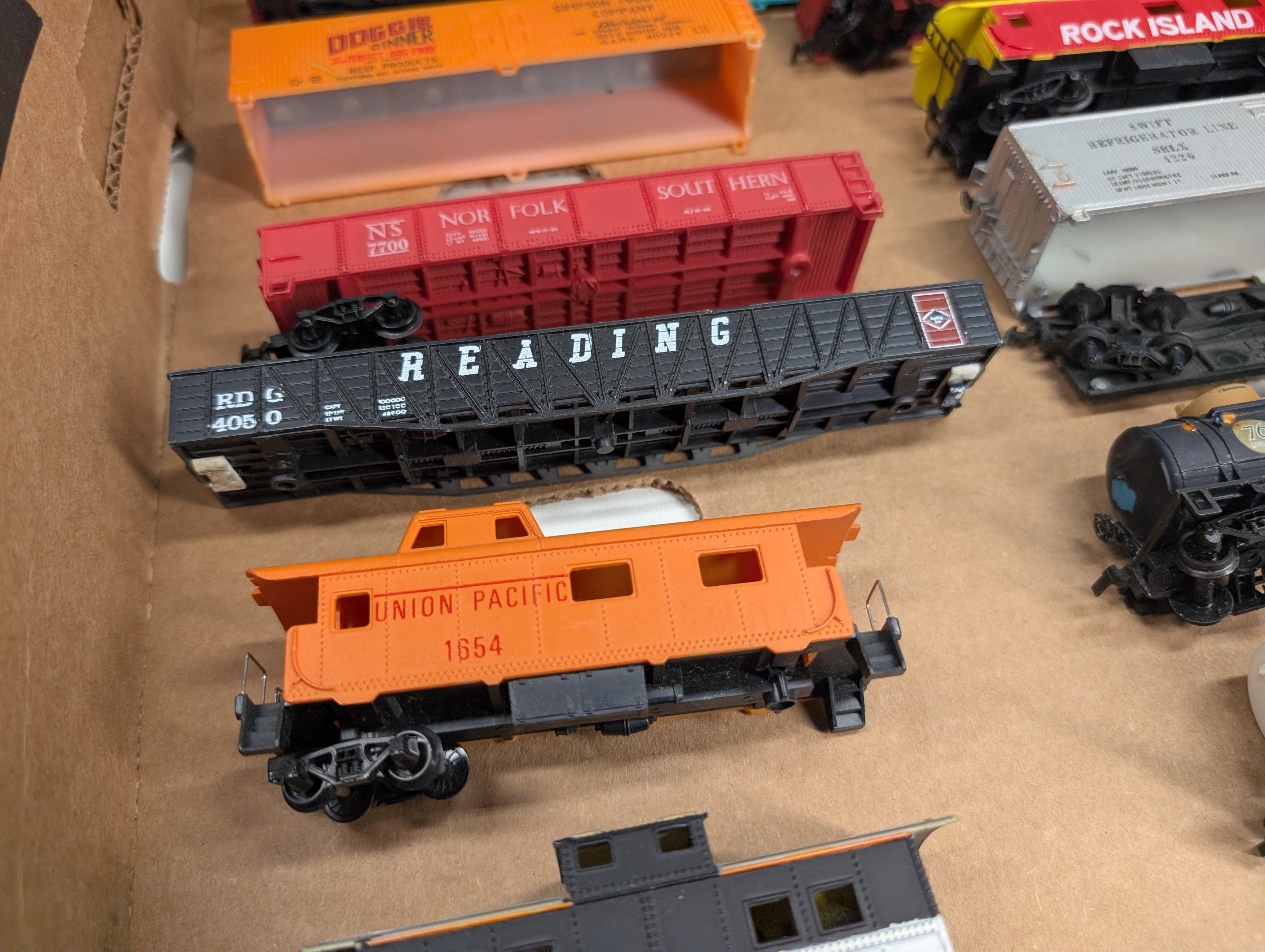 USED HO Scale Lot of Rough Freight Cars, Cabooses, Tank Cars for Parts/Repairs