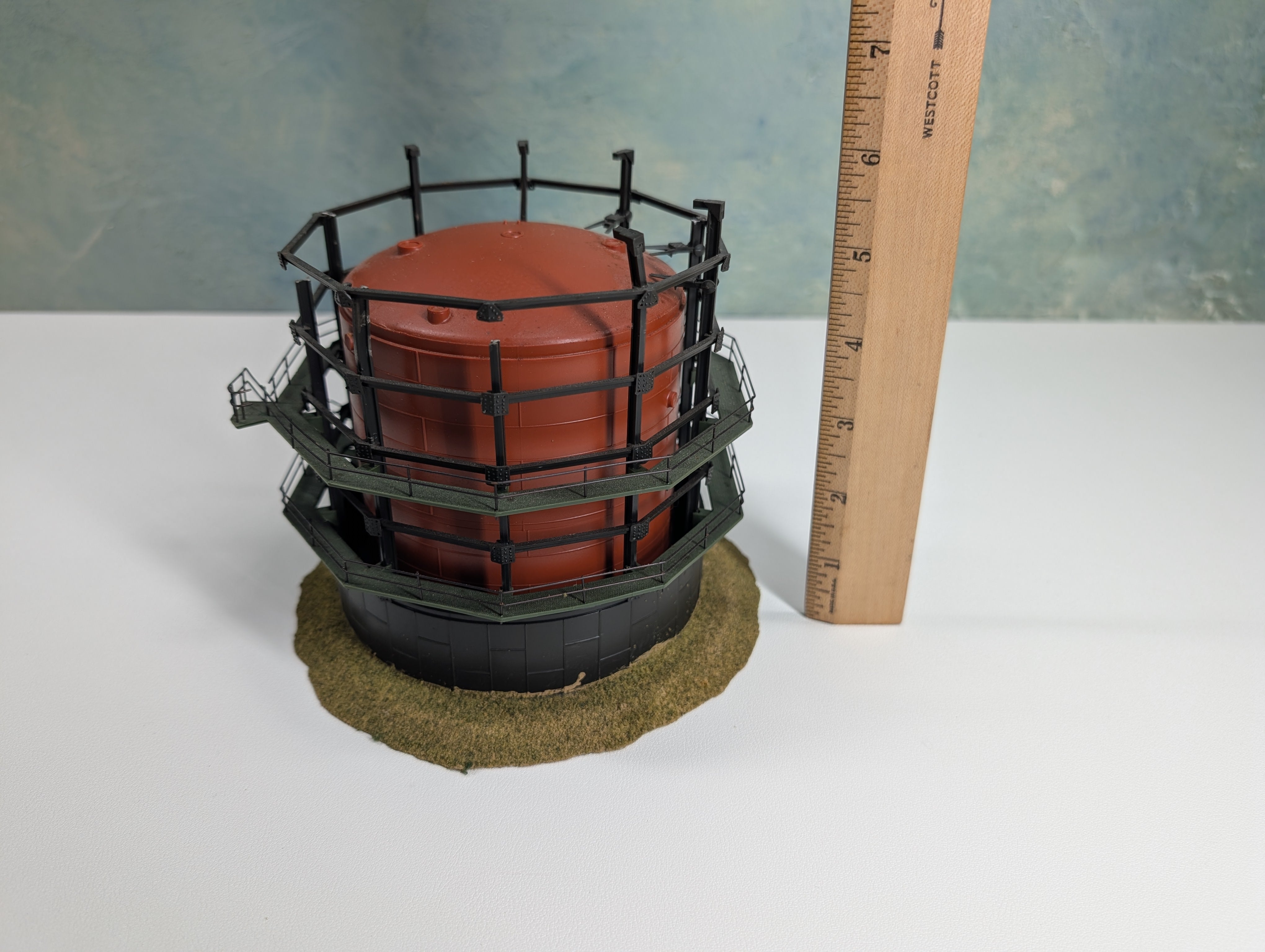 USED Vollmer #5725/1 HO Scale Gaskessel Gasometer, Gas Terminal, Fueling Station