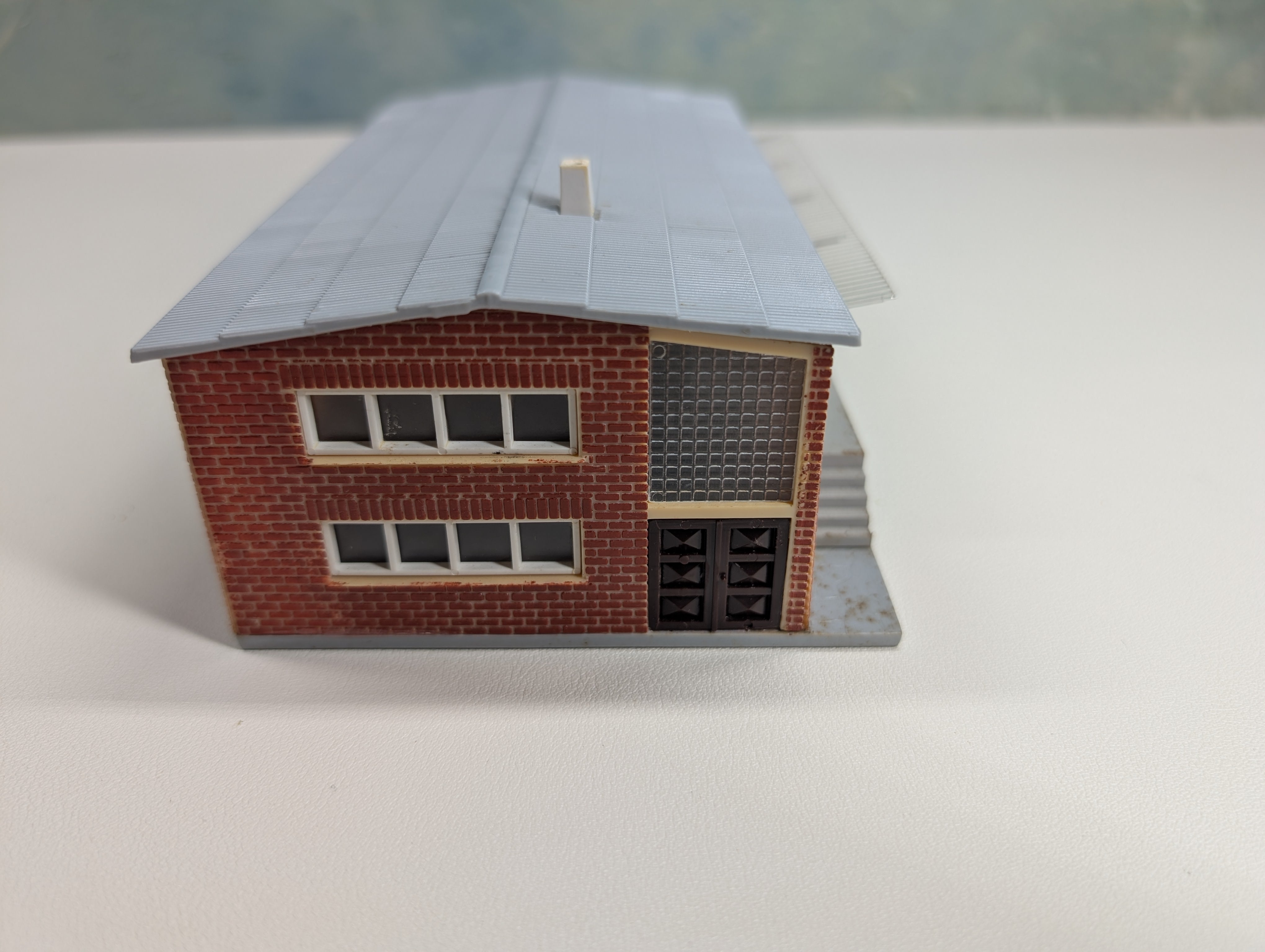 USED Vollmer 553 HO Scale Brick Warehouse