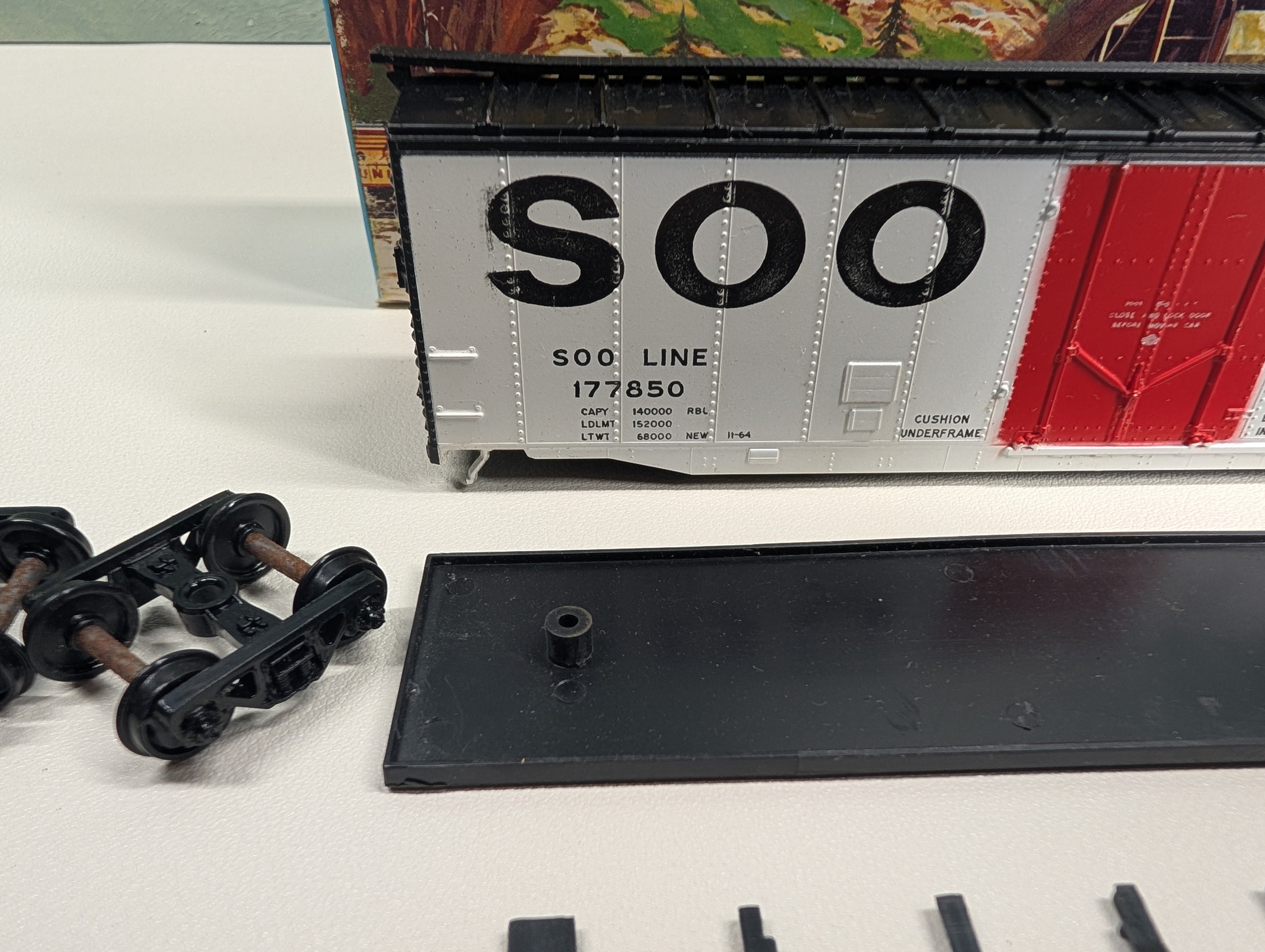 USED Athearn HO Scale 50' Plug Door Box Car SOO Line #177850 KIT