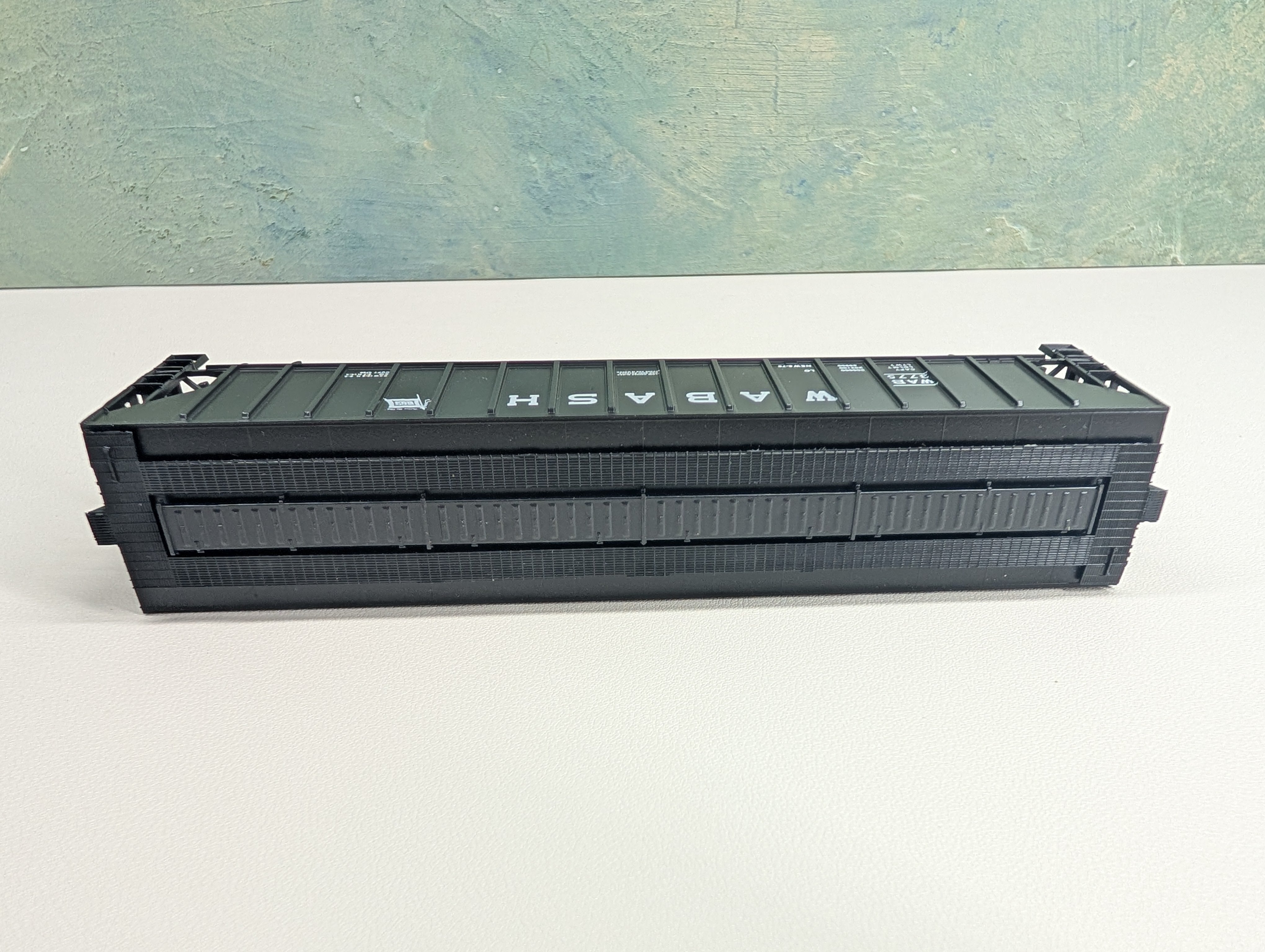 USED Athearn #1418 HO Scale Rib-Side Covered Hopper Wabash WAB #3775 Bev-Bel