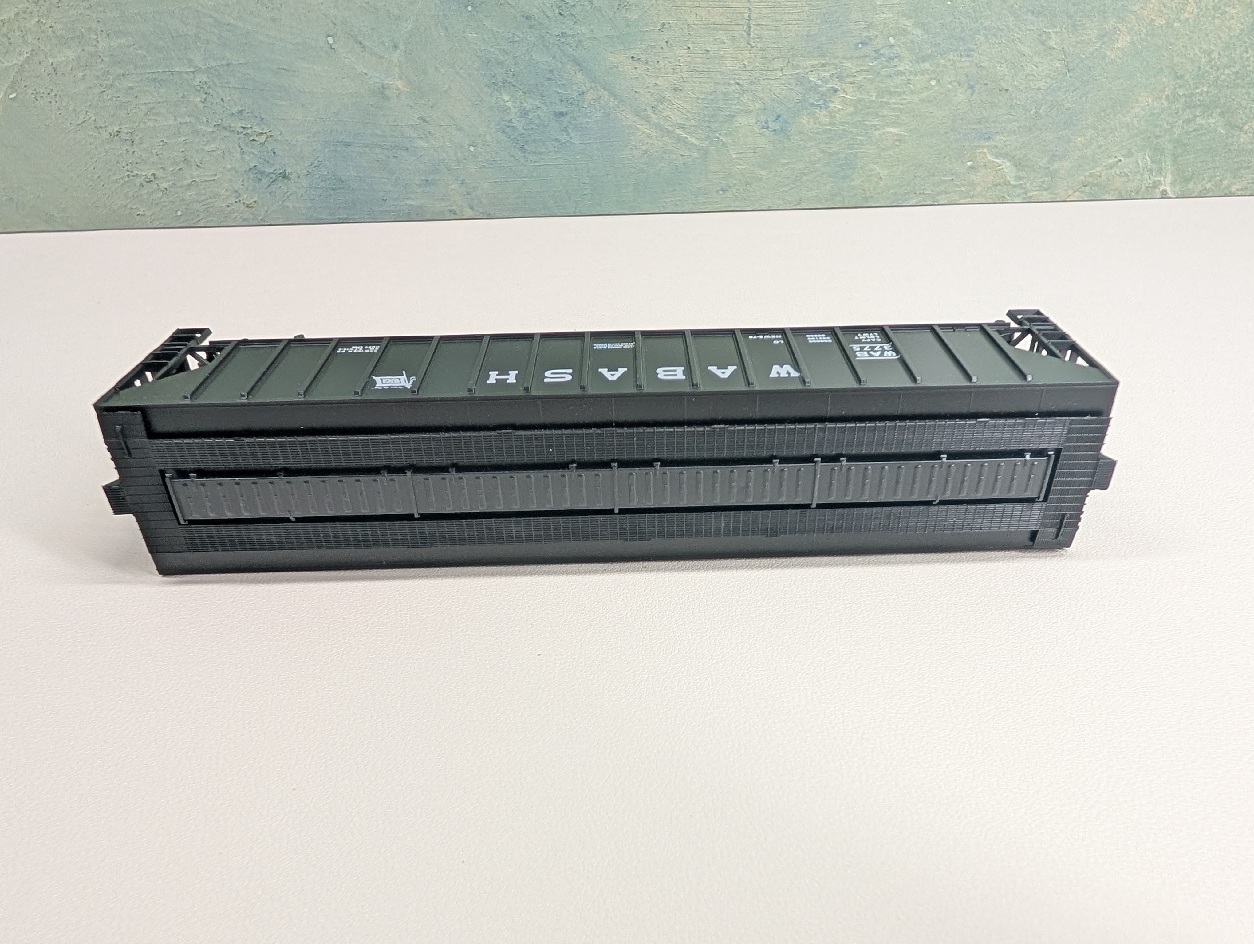 USED Athearn #1418 HO Scale Rib-Side Covered Hopper Wabash WAB #3775 Bev-Bel