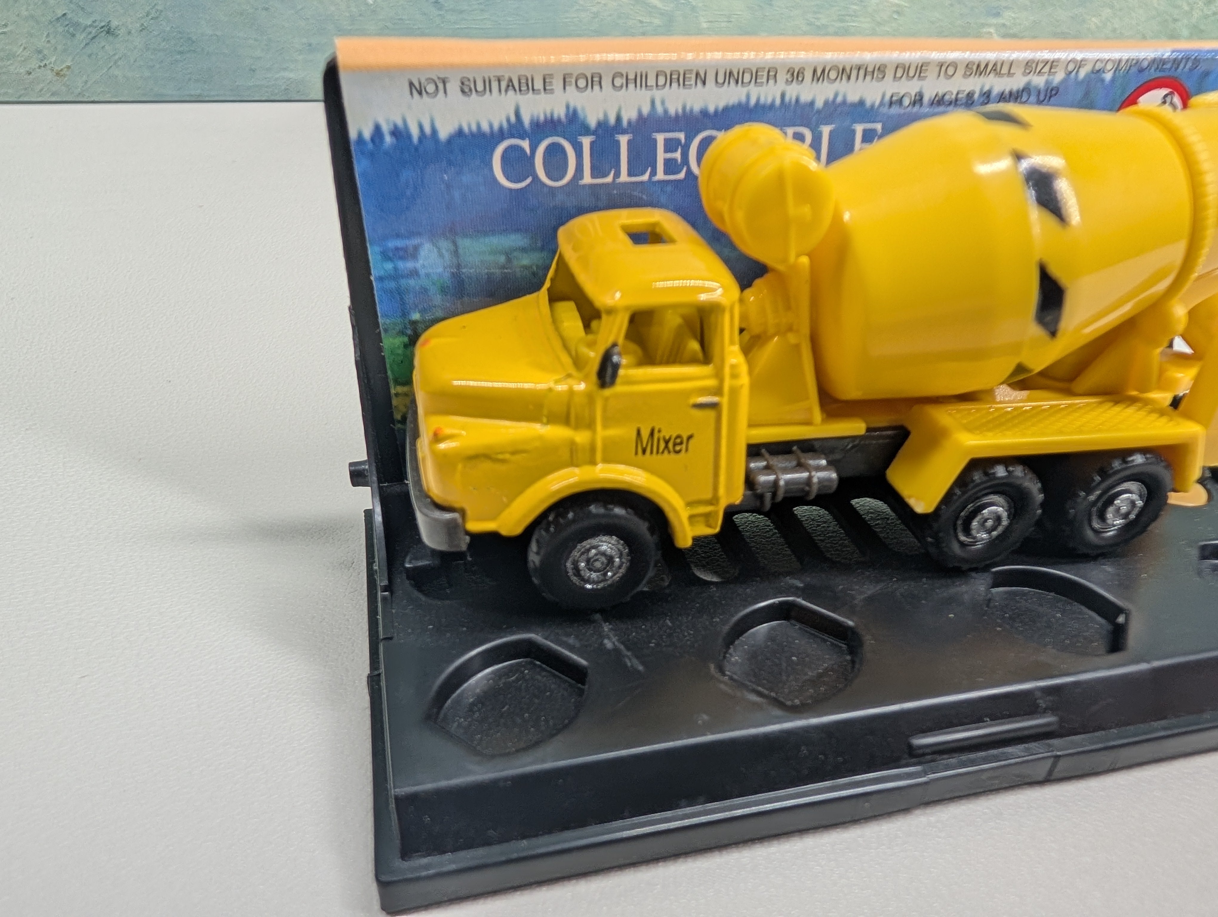 USED Smart Toys HO Scale Yellow Cement Mixing Truck