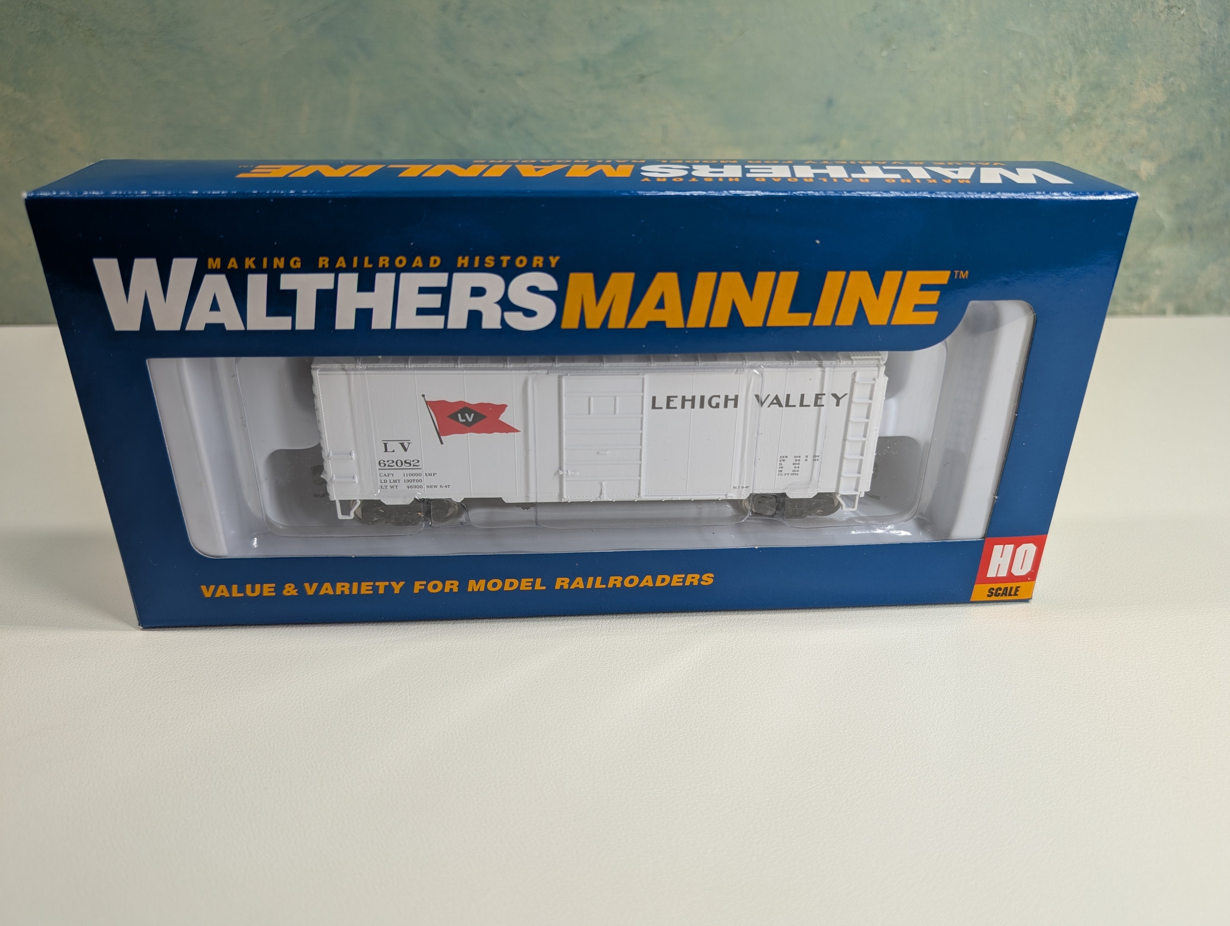 WalthersMainline 910-2371 HO Scale 40' PS-1 Box Car Lehigh Valley LV #62082