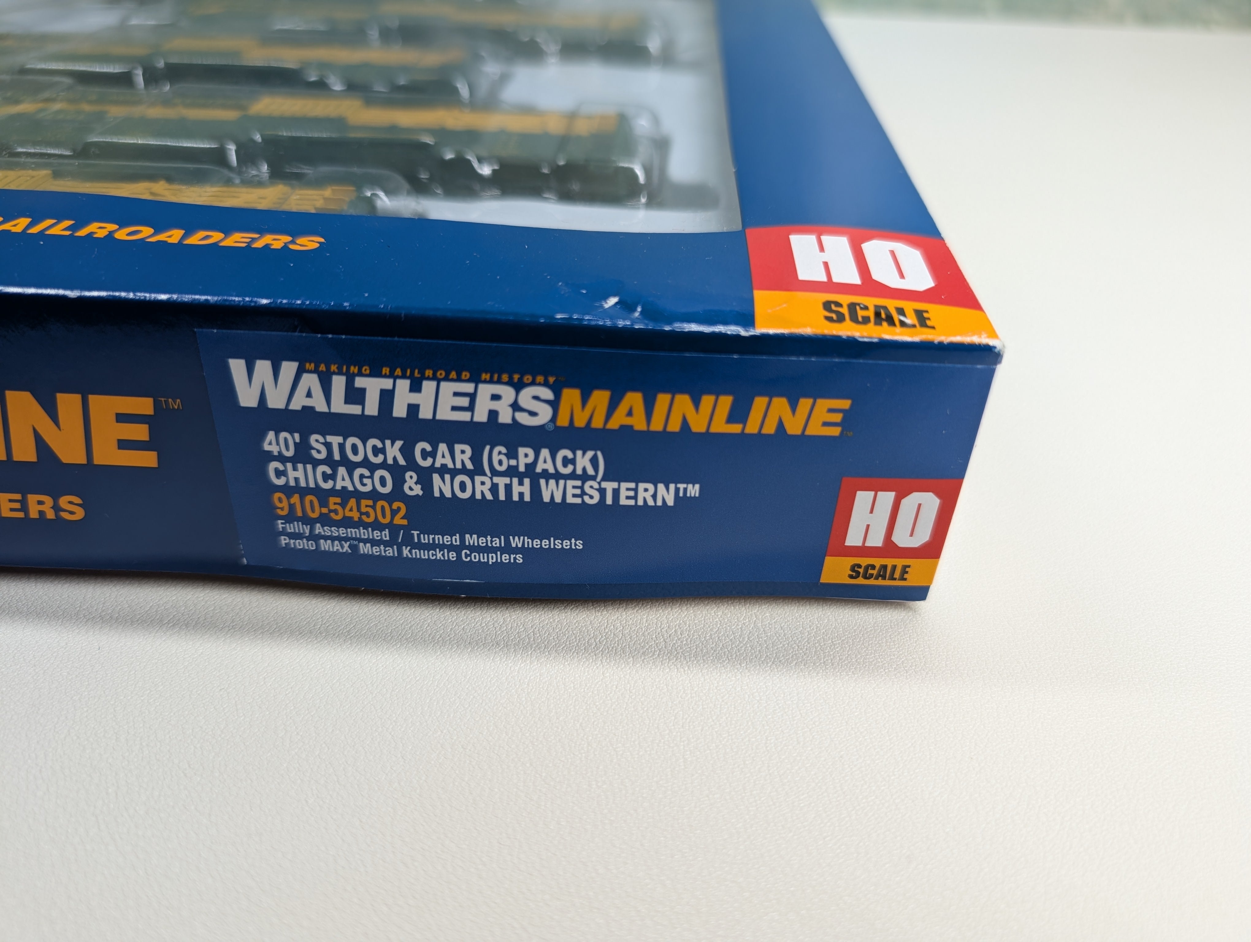 WalthersMainline 910-54502 HO Scale 40' Stock Car Chicago & North Western CNW 6 Pack