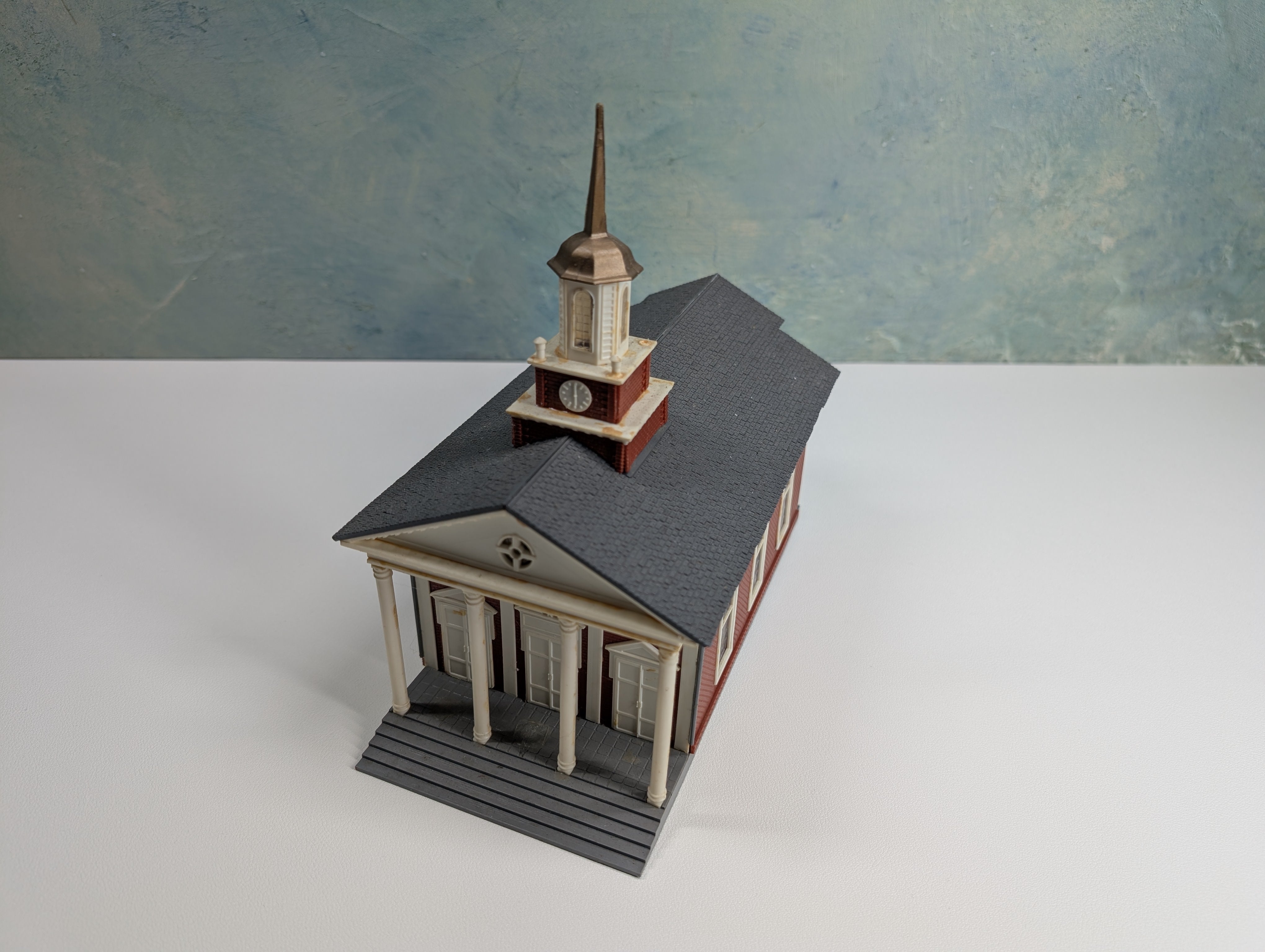 USED HO Scale Large Brick Church