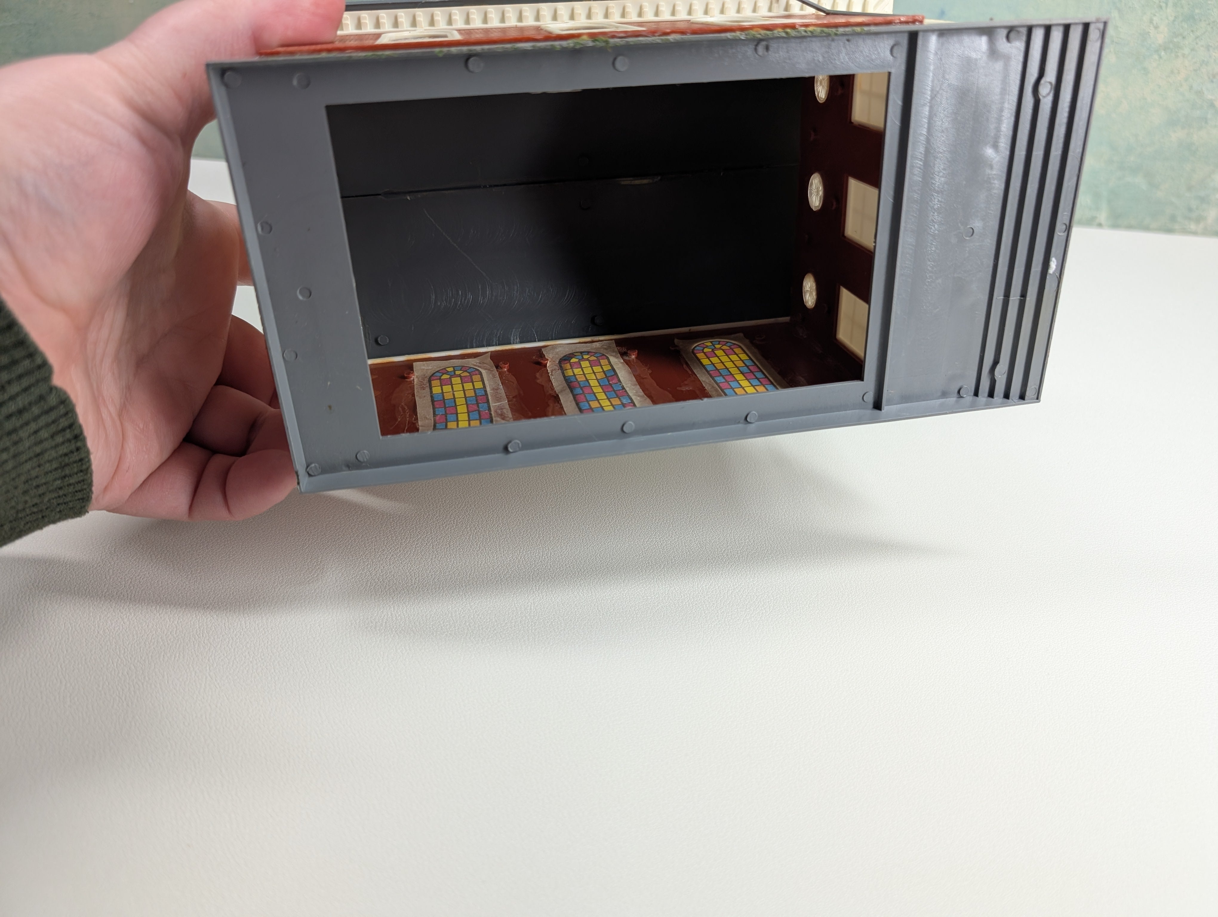 USED HO Scale Large Brick Church