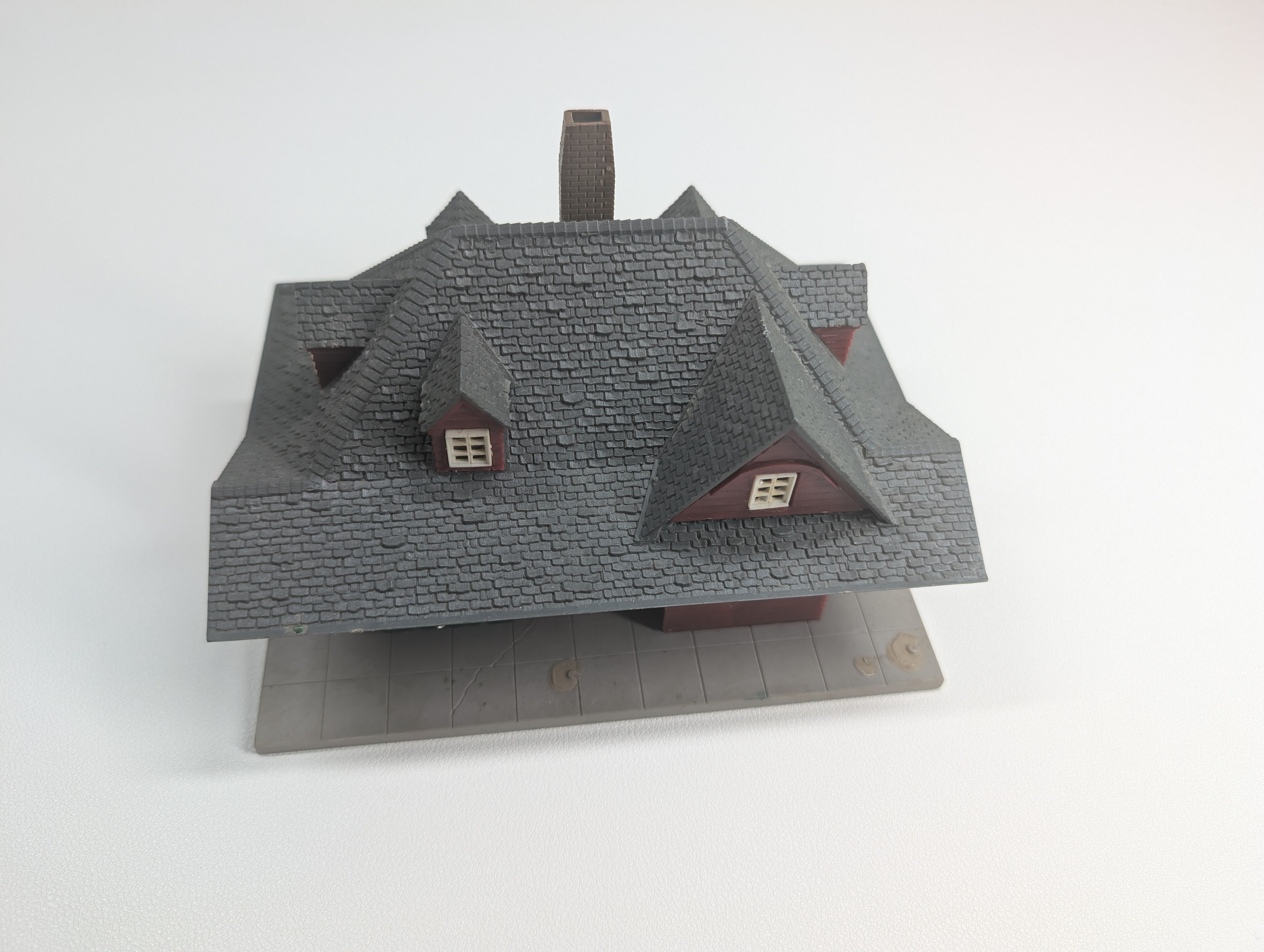 USED HO Scale Passenger Station