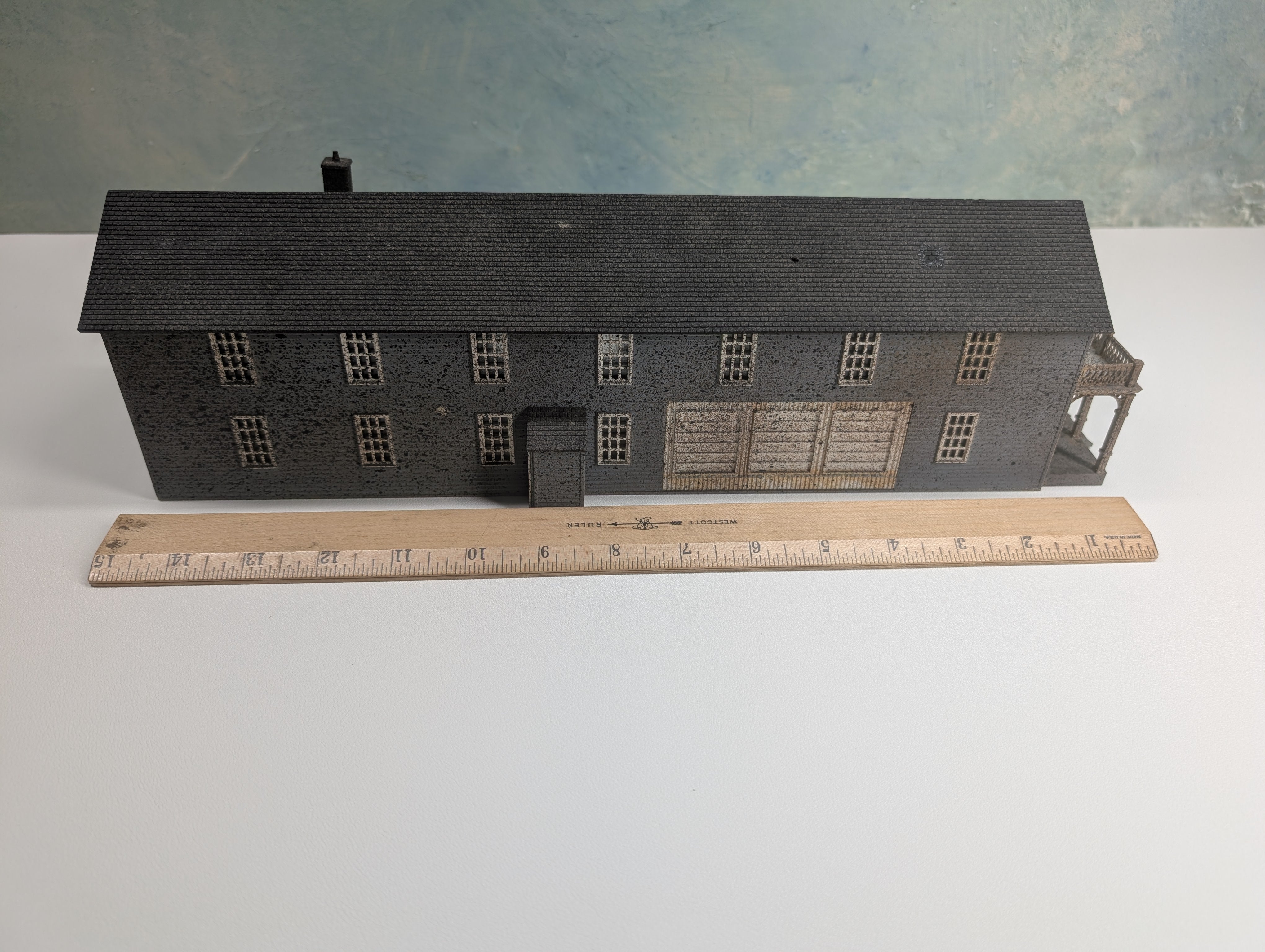 USED HO Scale Long Building with Docks & Front Porch, Weathered, Office, Warehouse, Old Building