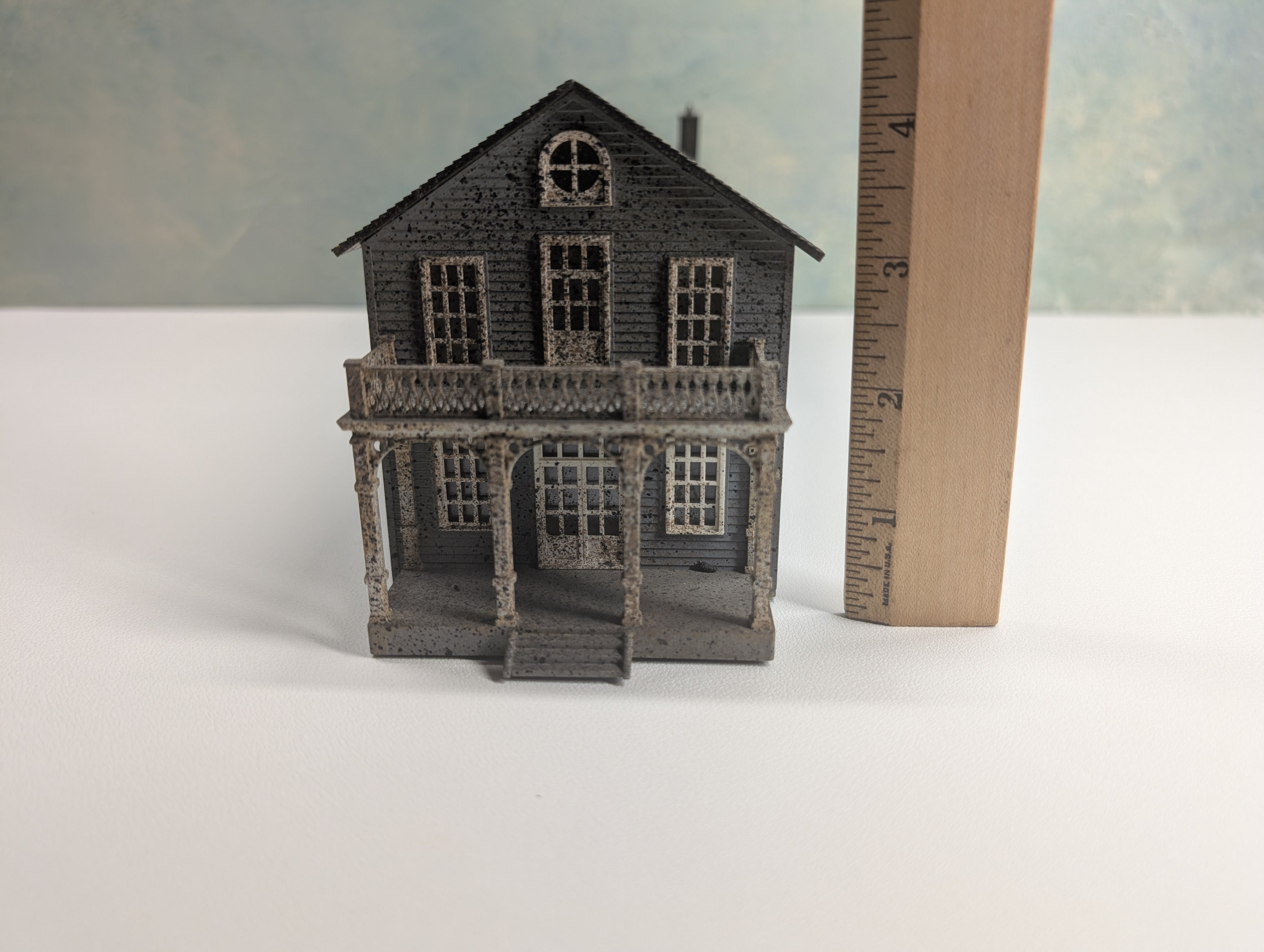 USED HO Scale Long Building with Docks & Front Porch, Weathered, Office, Warehouse, Old Building