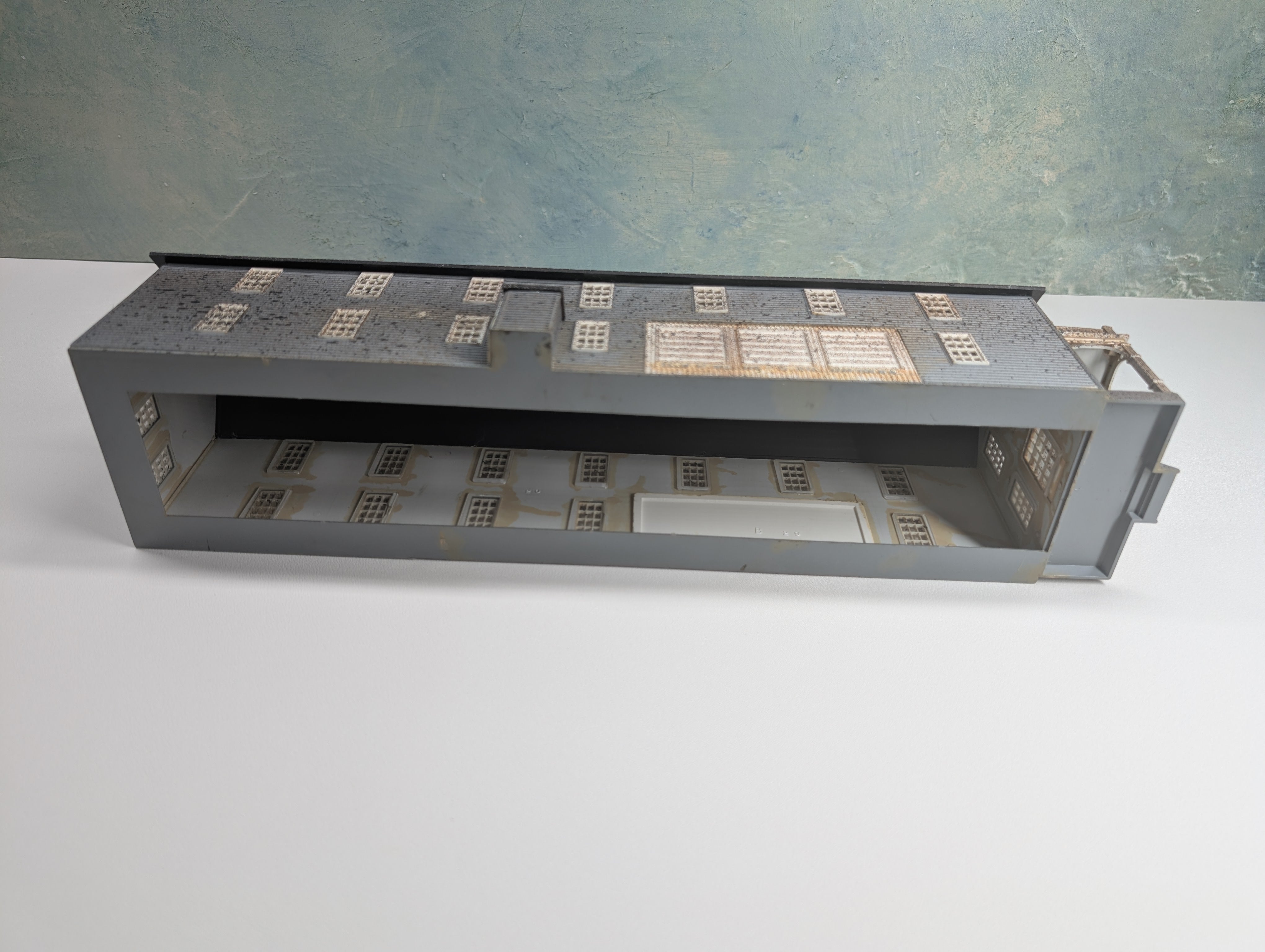 USED HO Scale Long Building with Docks & Front Porch, Weathered, Office, Warehouse, Old Building