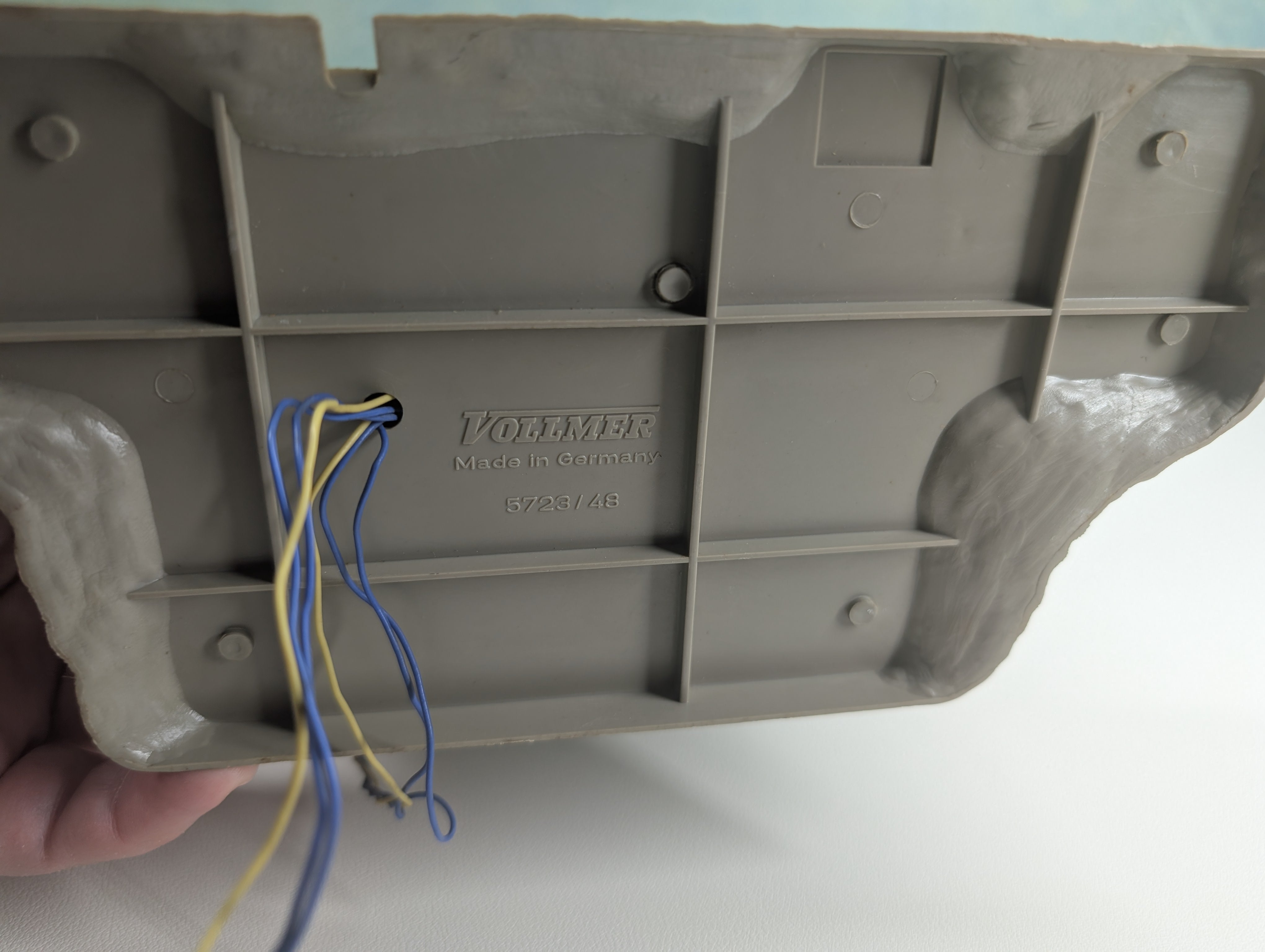 USED Vollmer 5723/48 HO Scale Gravel Silo Factory, Tested