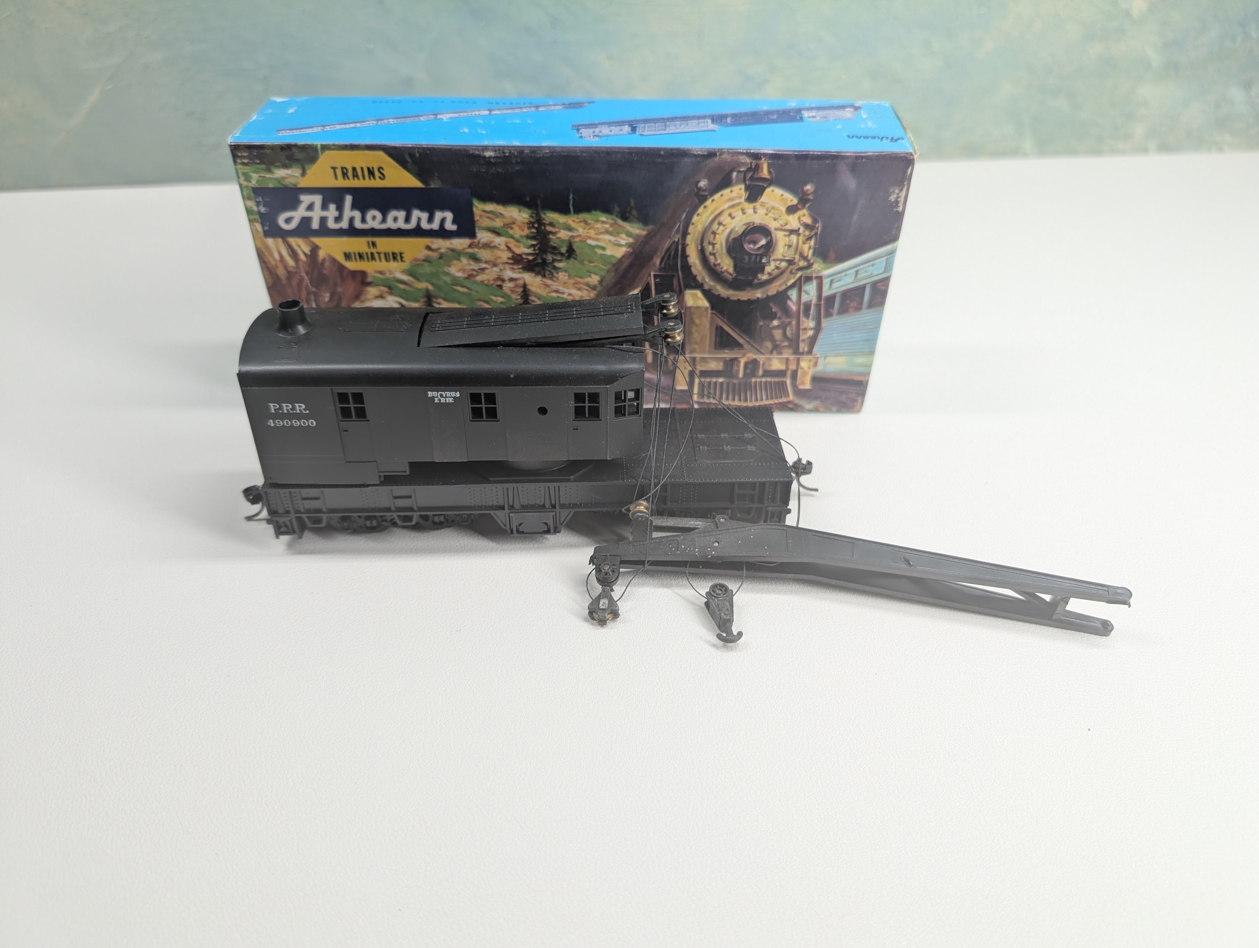 USED Athearn 1701 HO Scale 200-Ton Crane Pennsylvania PRR #490900 Started KIT