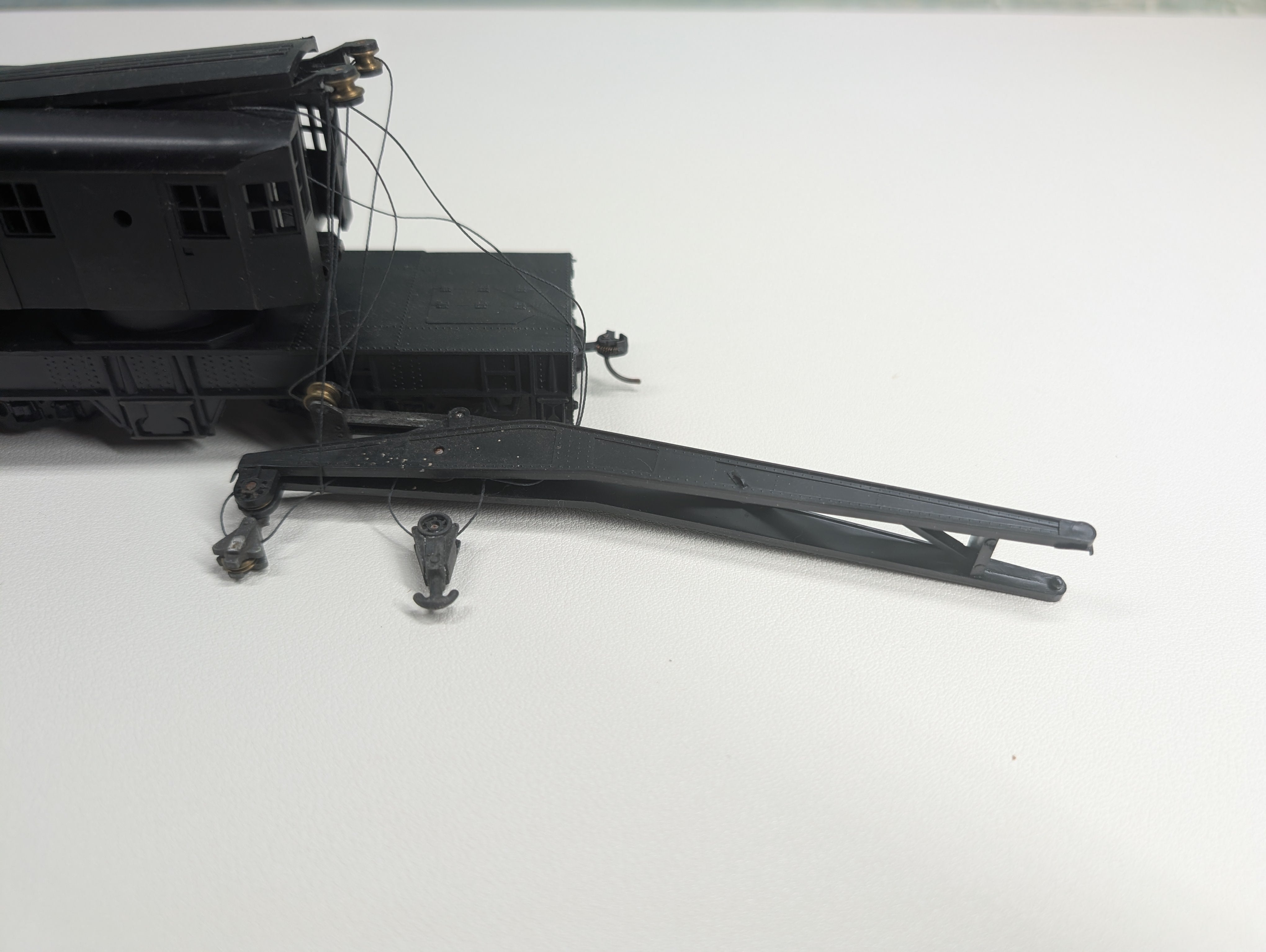 USED Athearn 1701 HO Scale 200-Ton Crane Pennsylvania PRR #490900 Started KIT