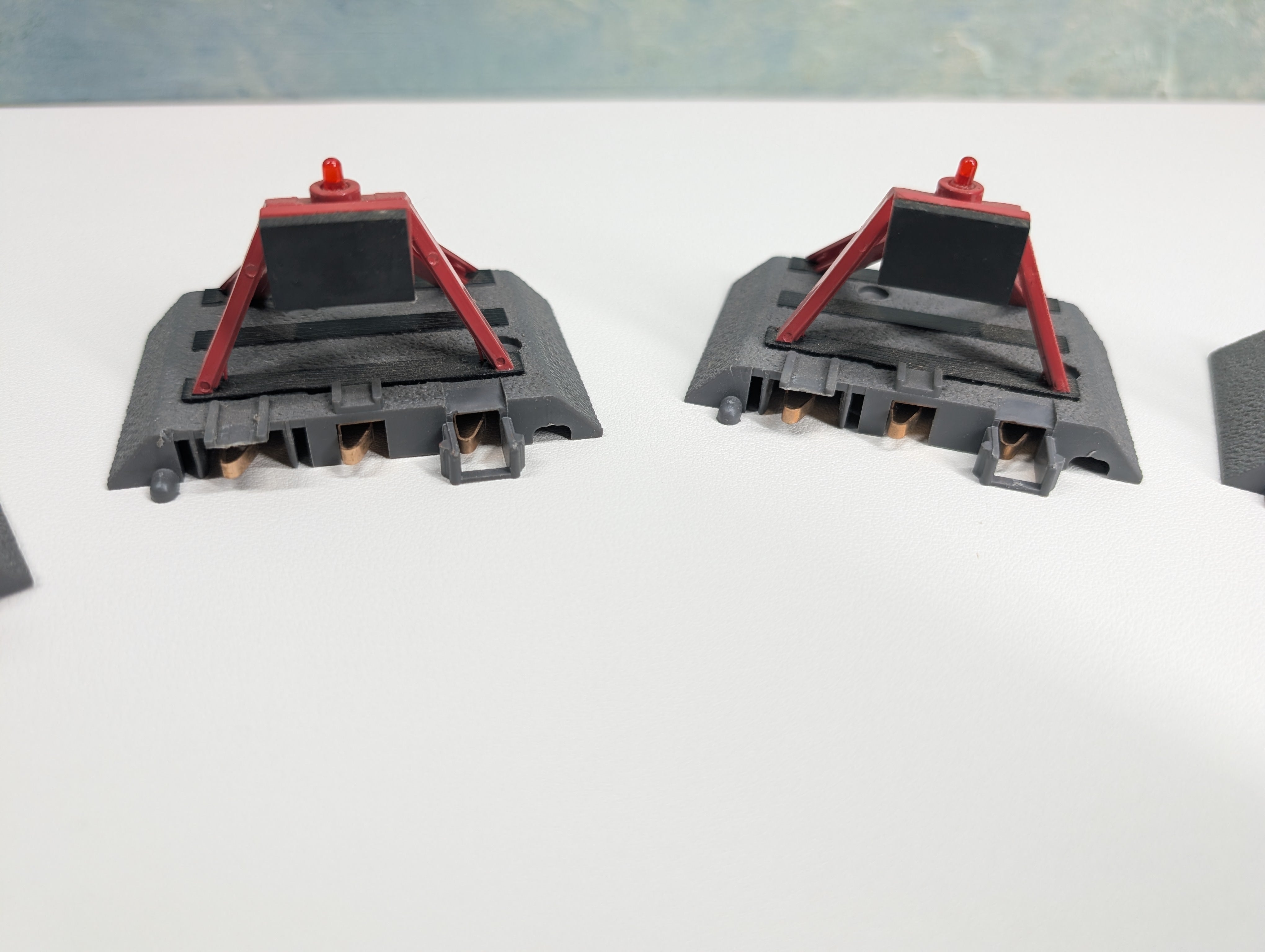 USED MTH O RealTrax Lighted Bumpers Tested (4 pcs)