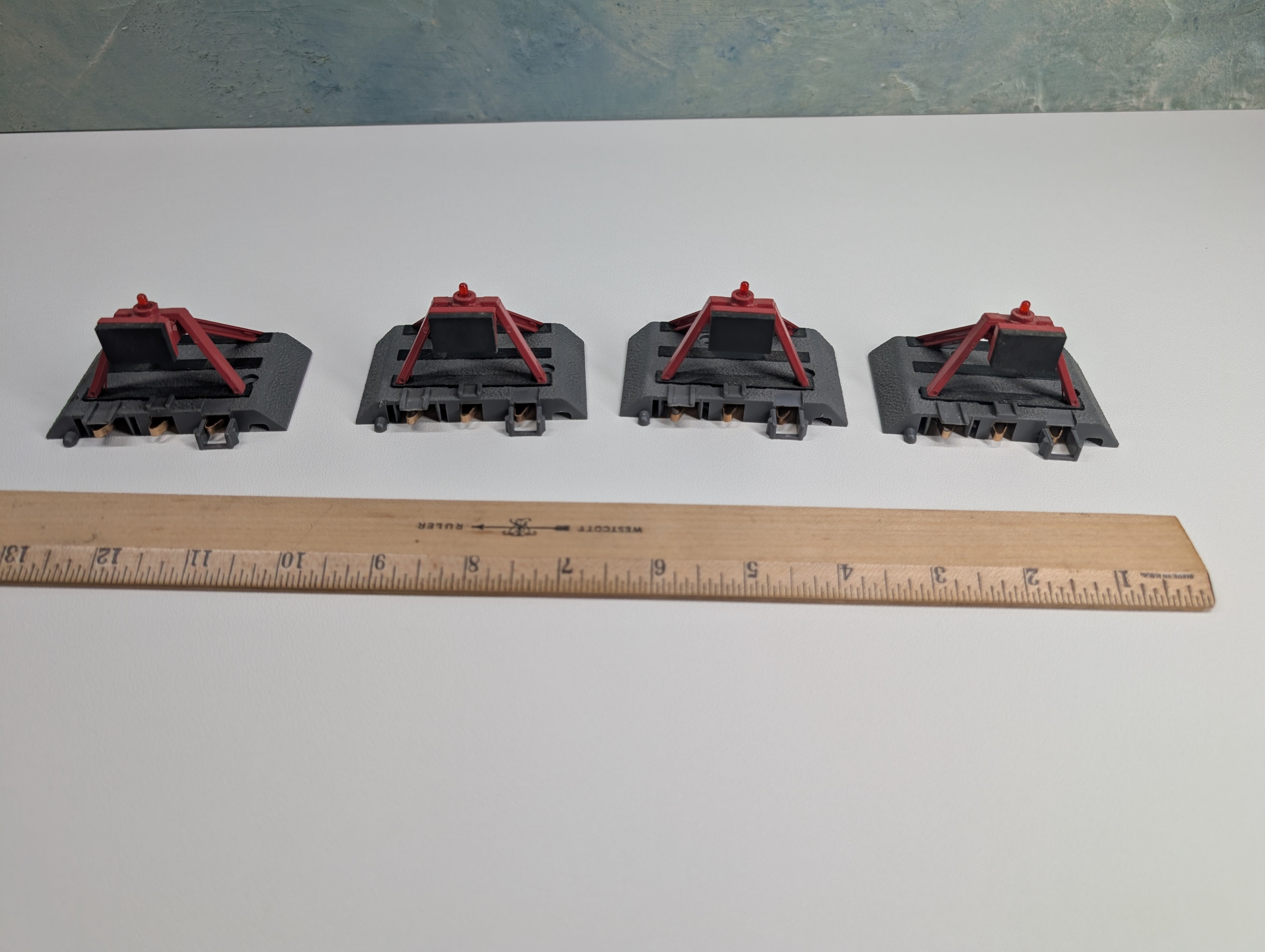 USED MTH O RealTrax Lighted Bumpers Tested (4 pcs)