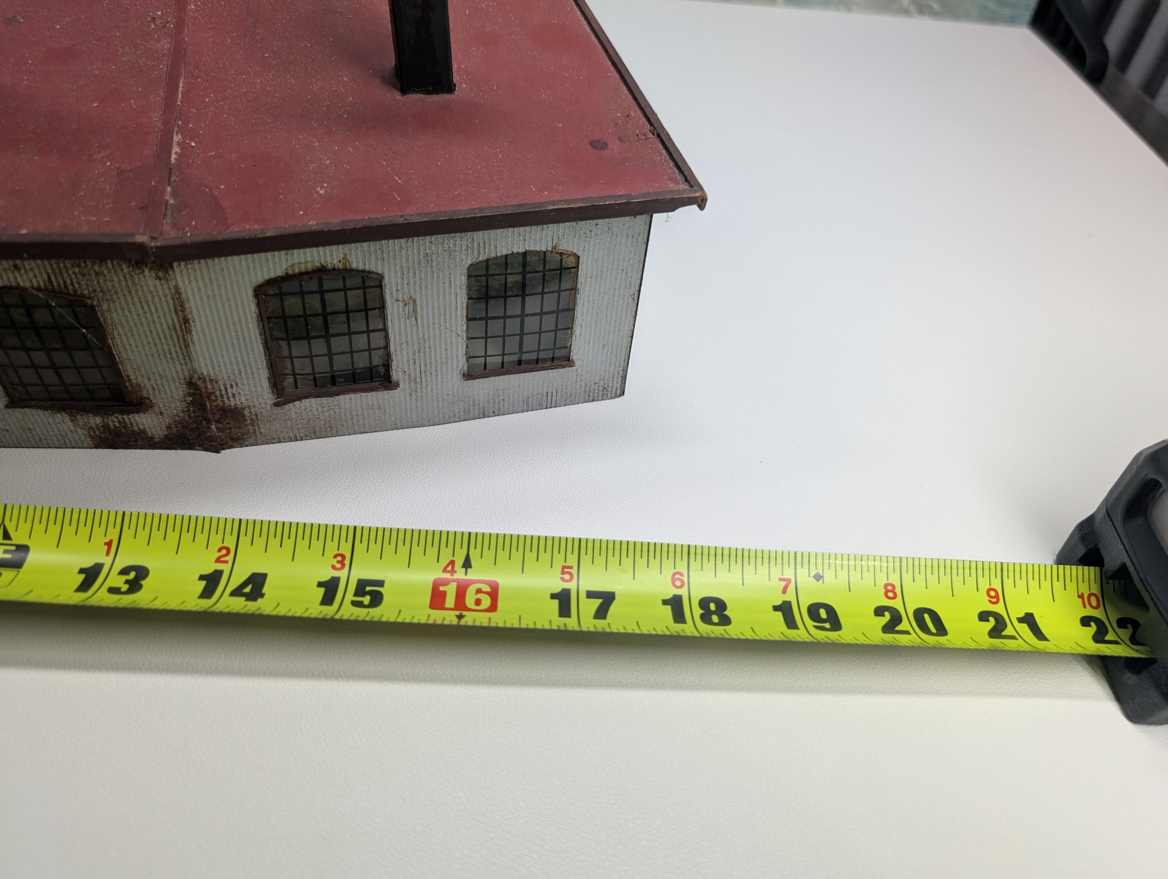 USED Suydam HO Scale 4 Stall Roundhouse