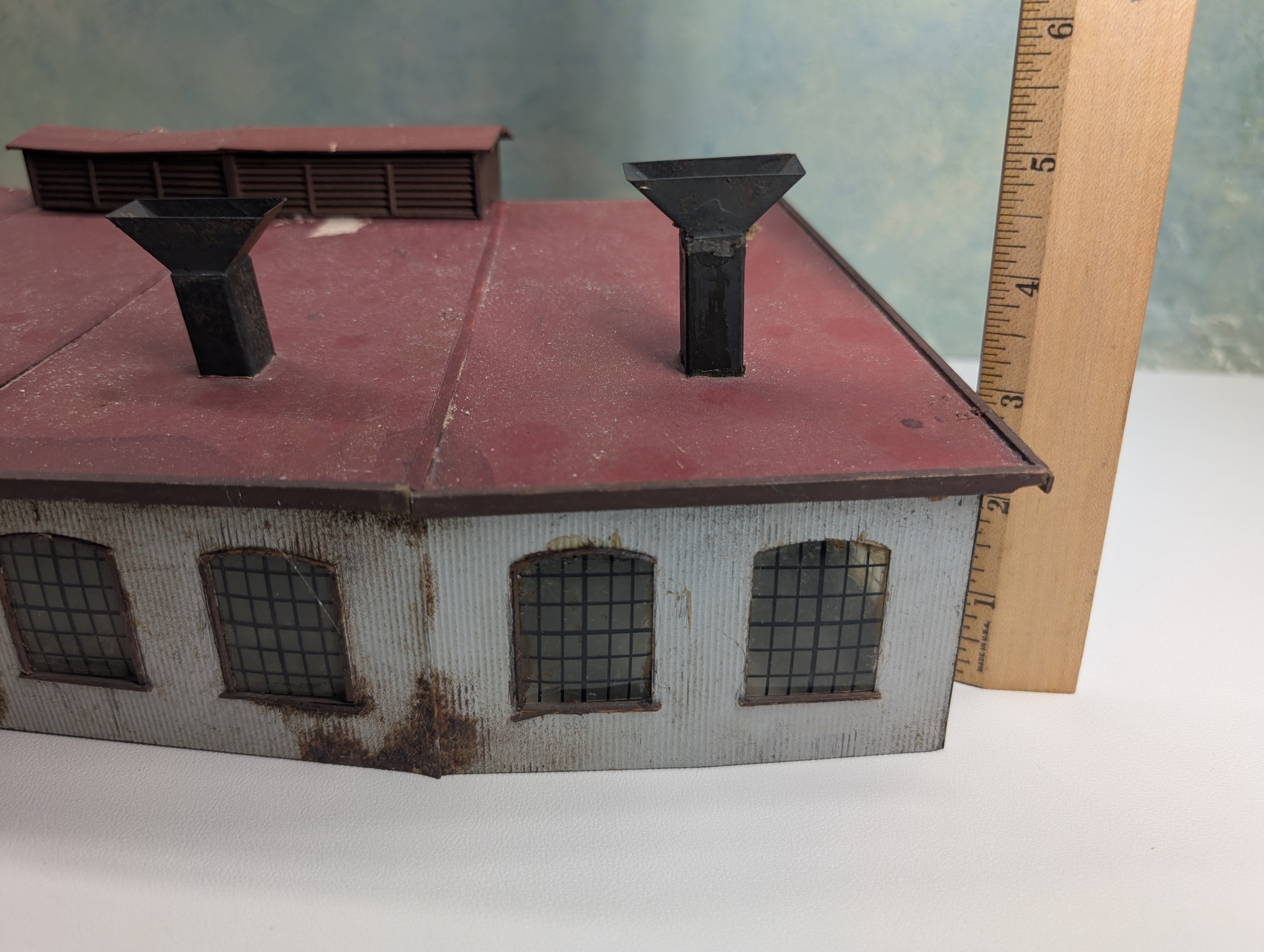 USED Suydam HO Scale 4 Stall Roundhouse