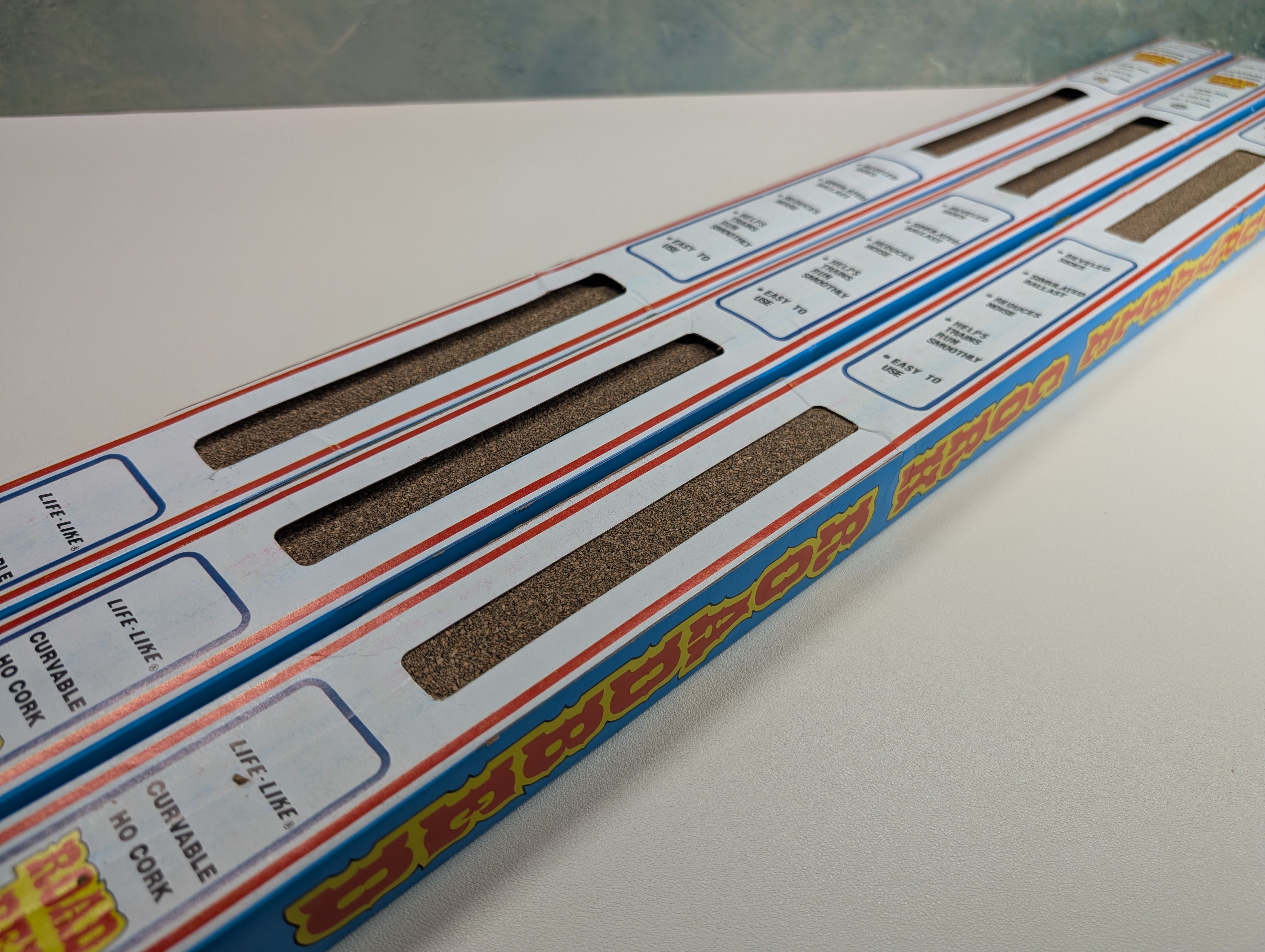 USED Life-Like 8627 HO Scale Curvable Cork Roadbed (Approx 35") (15 pcs)