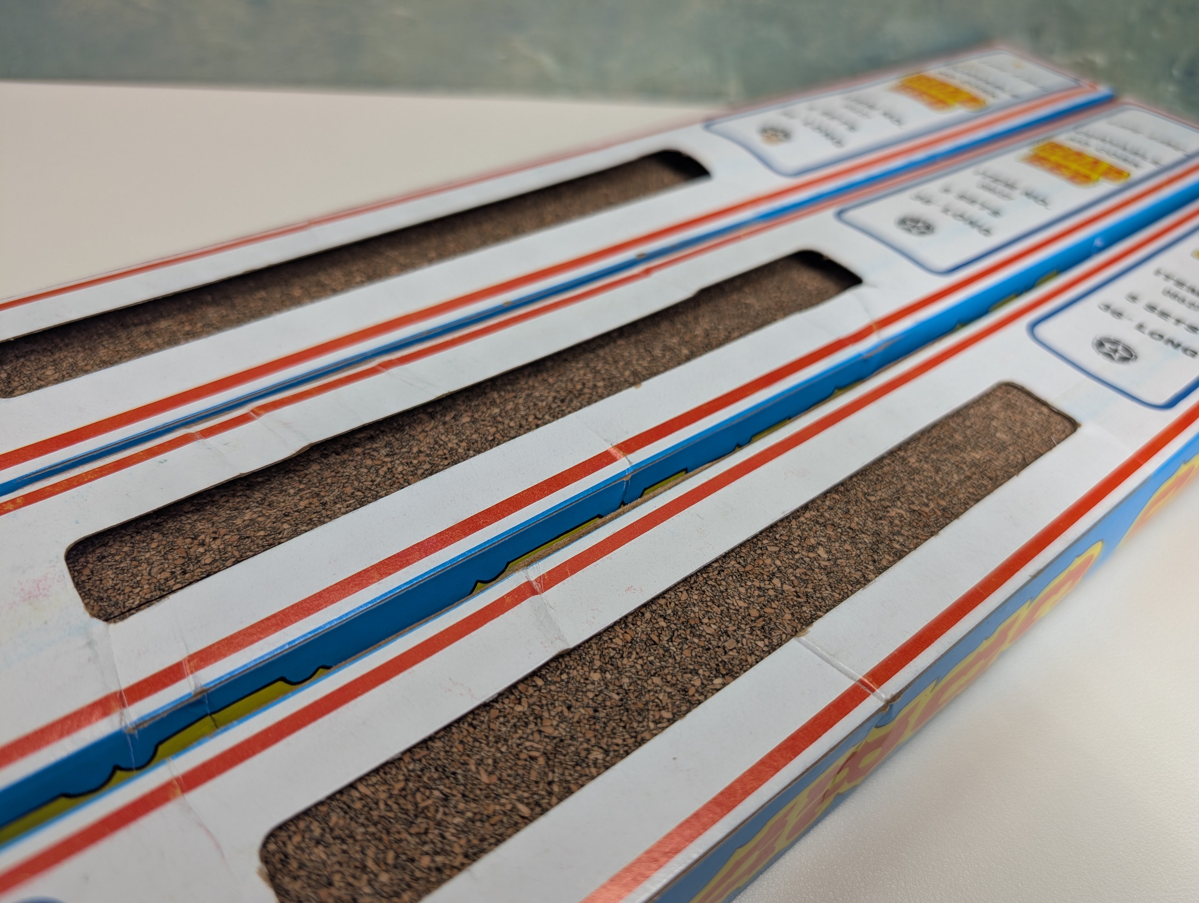 USED Life-Like 8627 HO Scale Curvable Cork Roadbed (Approx 35") (15 pcs)