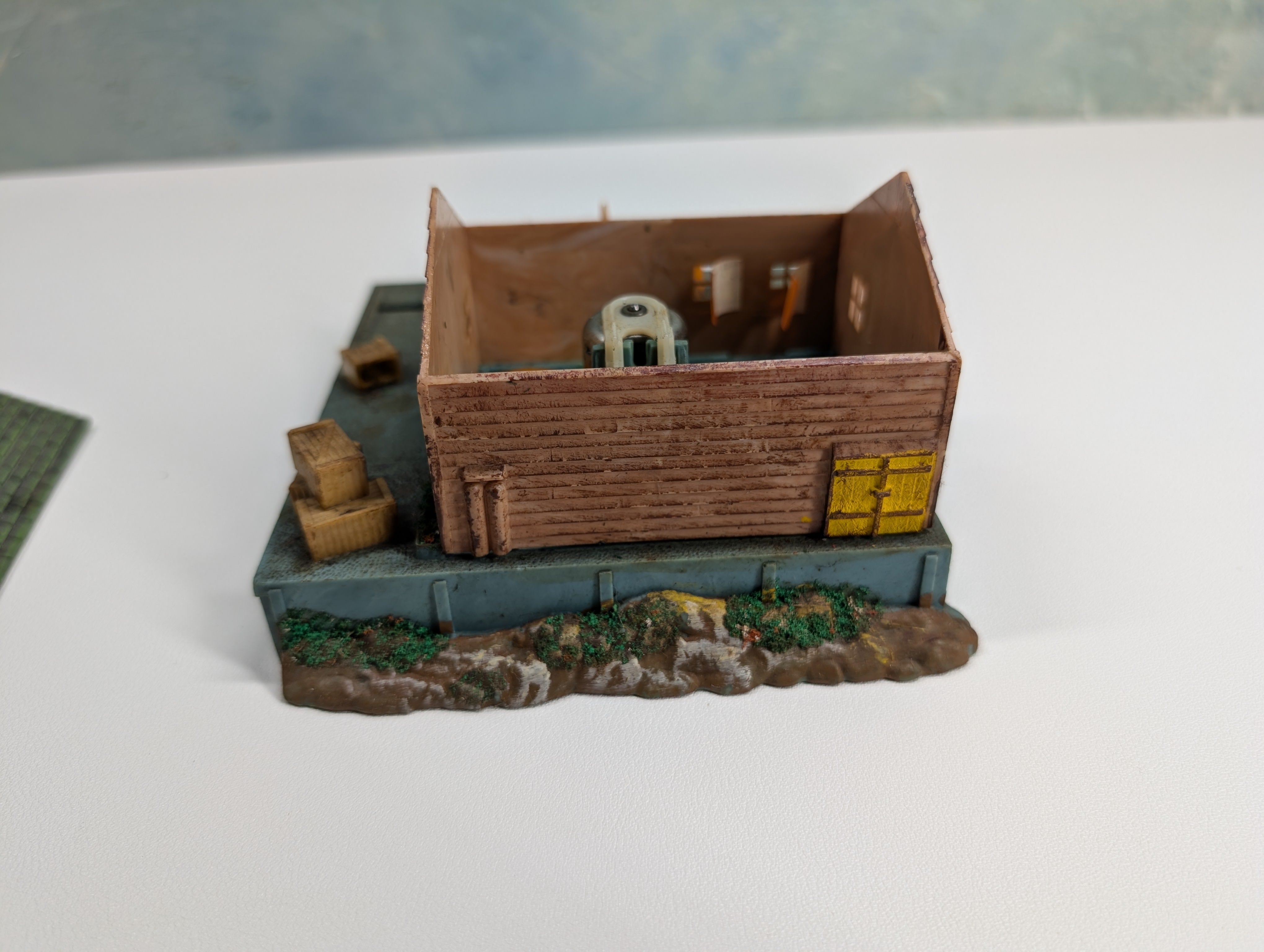 USED Tyco HO Scale Freight Unloading Depot (untested)