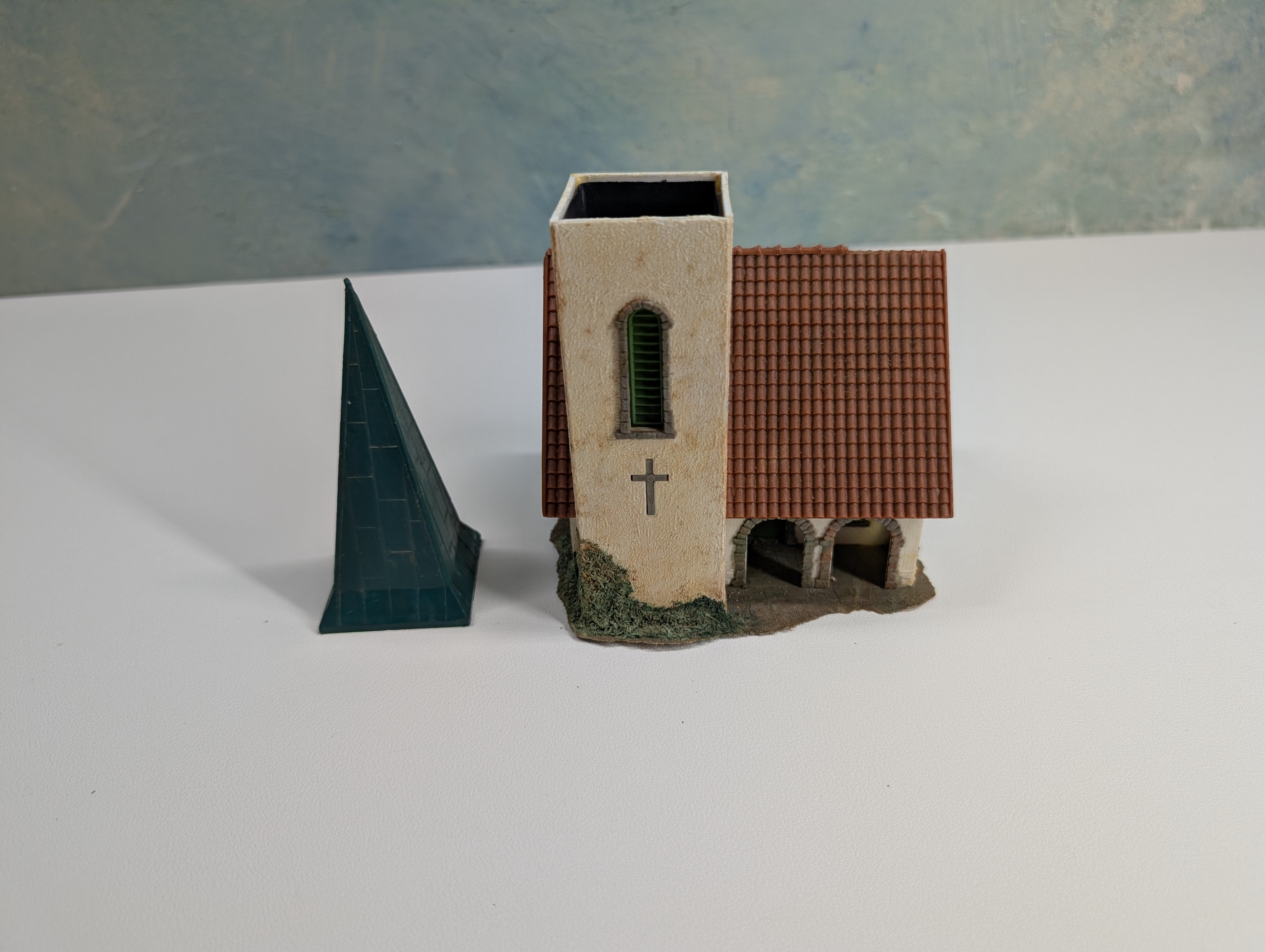 USED HO Scale Church