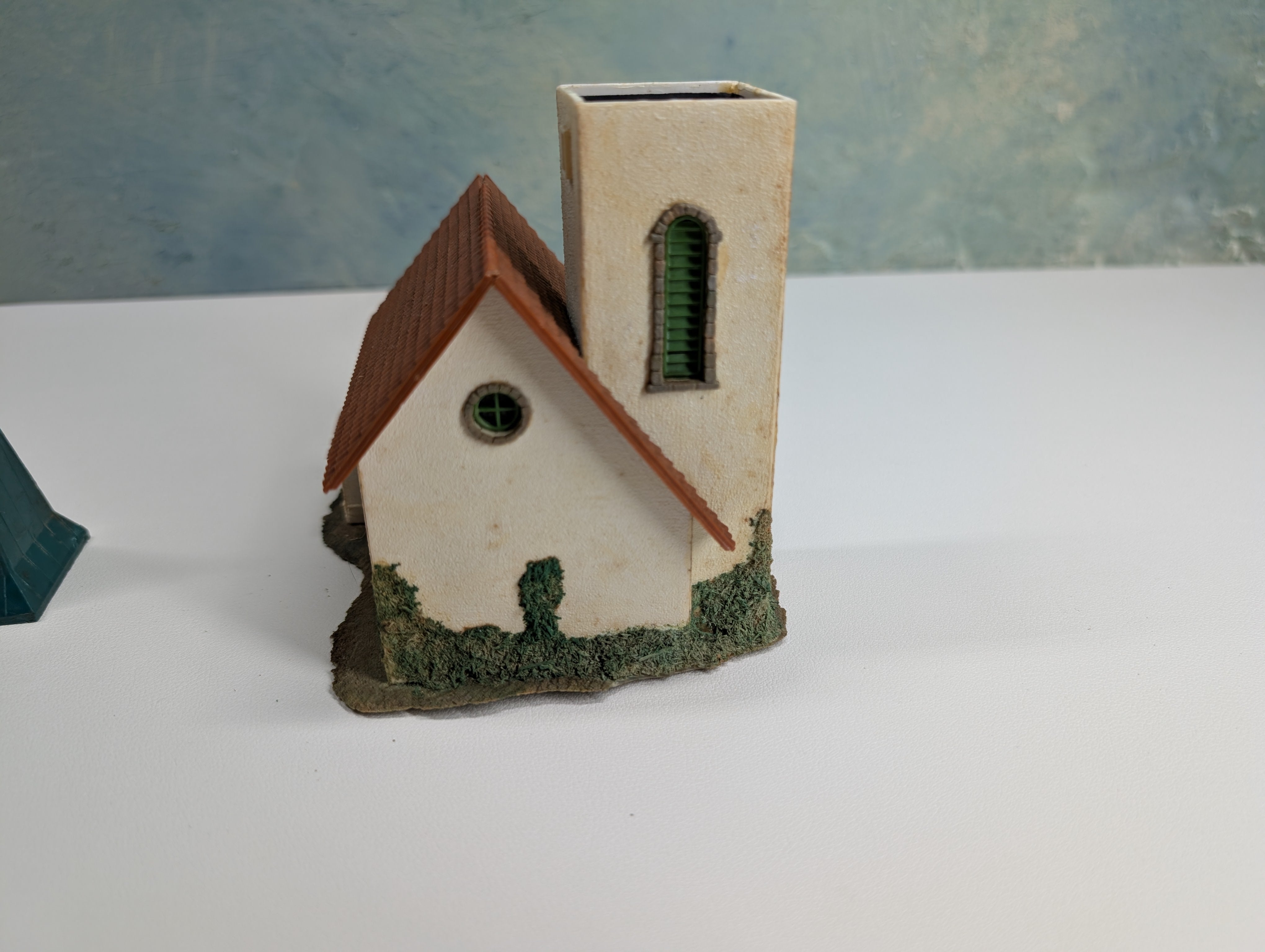 USED HO Scale Church