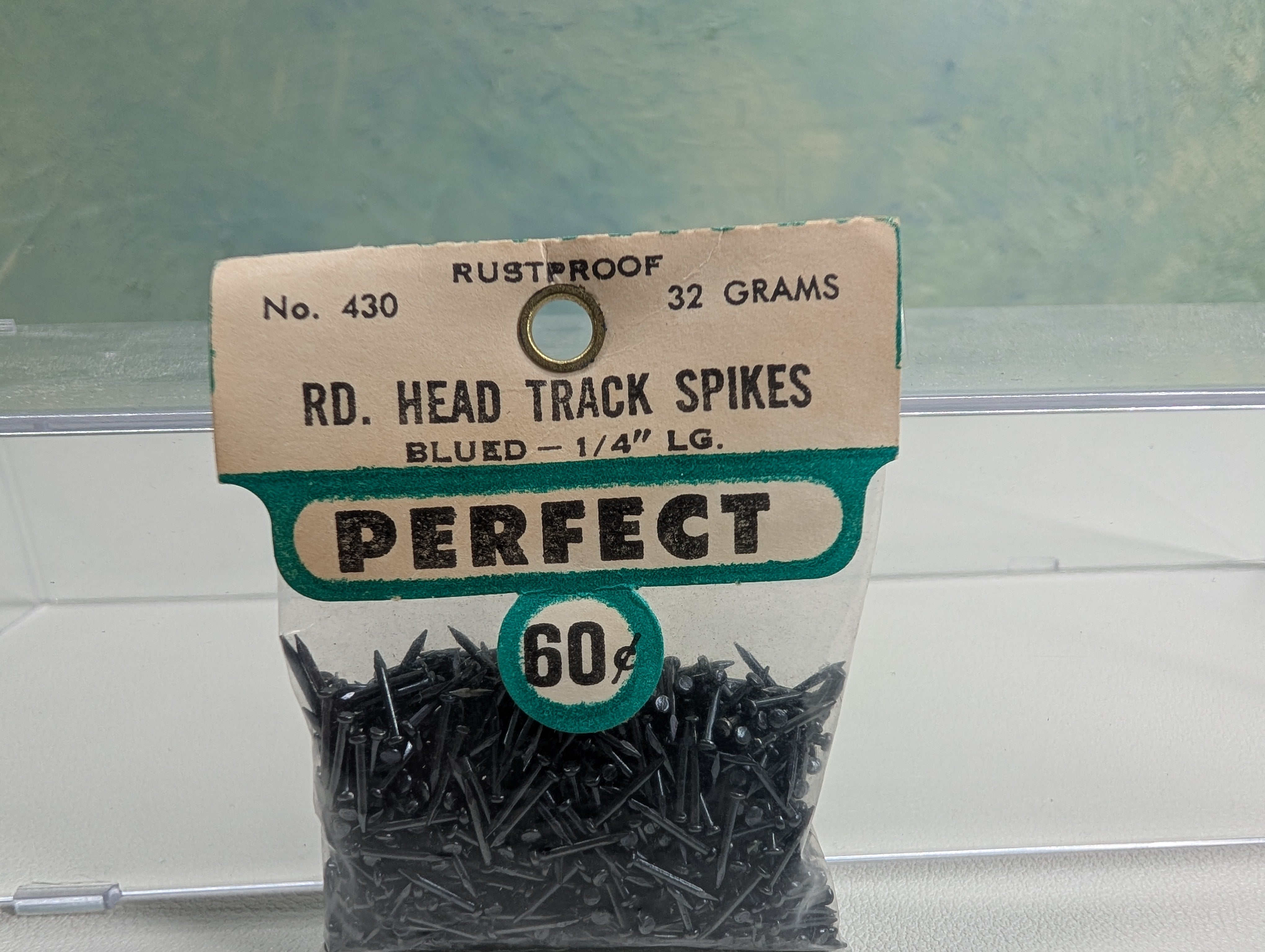USED Perfect Parts Co 430 HO Scale Rust-Proof Round Head Track Spikes Blued 1/4" LG - 32 Grams