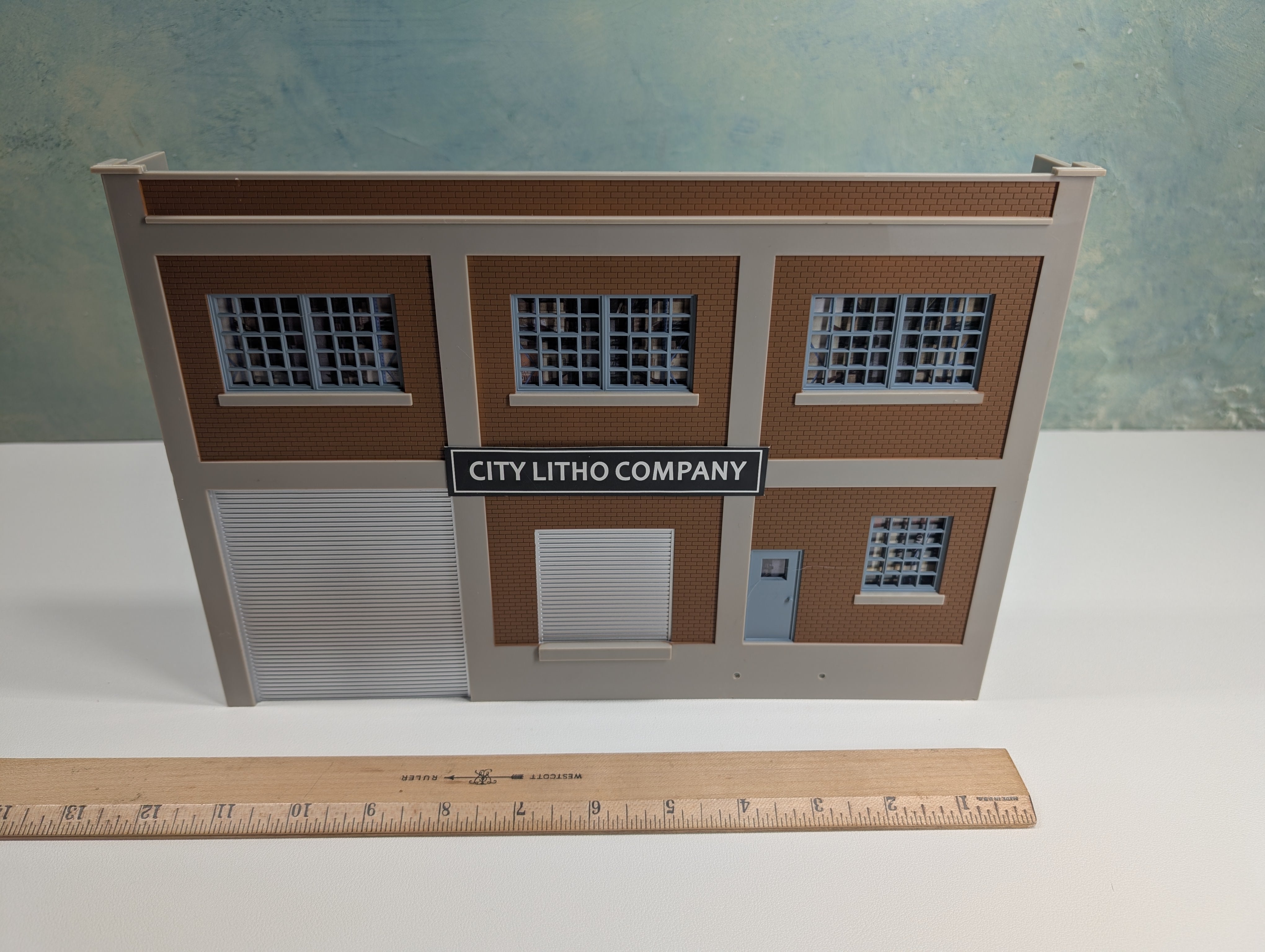 USED Walthers O Flat Building, Wall Building, City Litho Company
