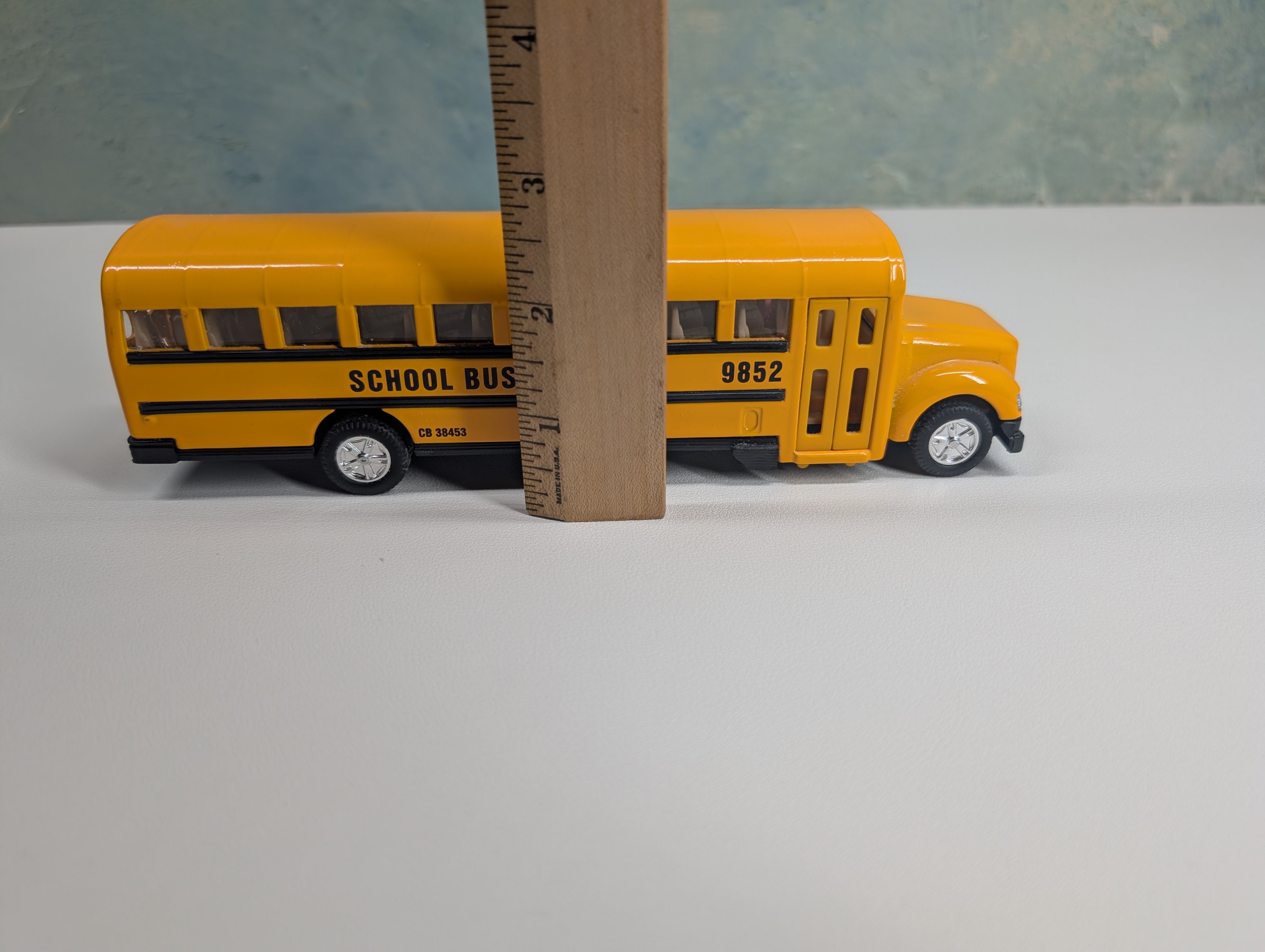 USED Diecast Body School Bus (Approx 8.5")