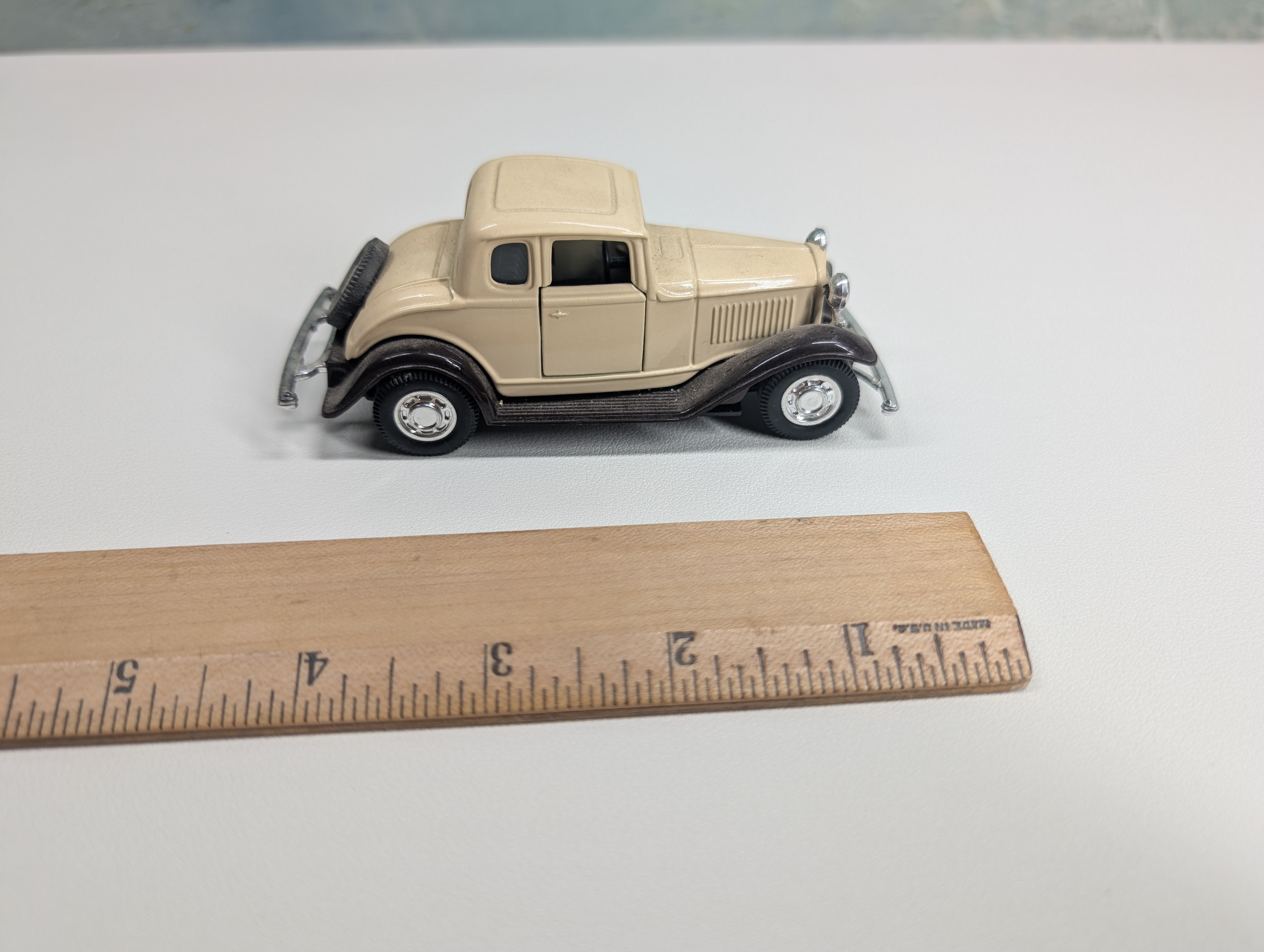 USED Yatming 8501 1932 Ford Coupe, Cream Colored Body