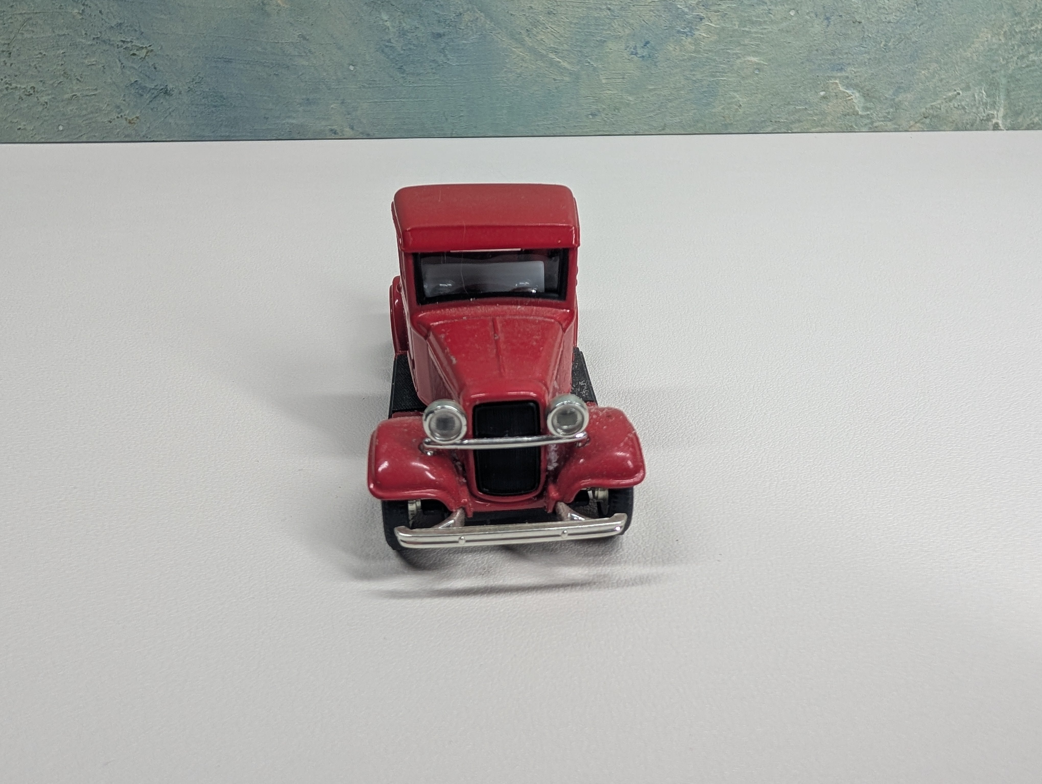 USED Road Signature 94232 1934 Ford Pick-Up, Red, 1:43 Scale