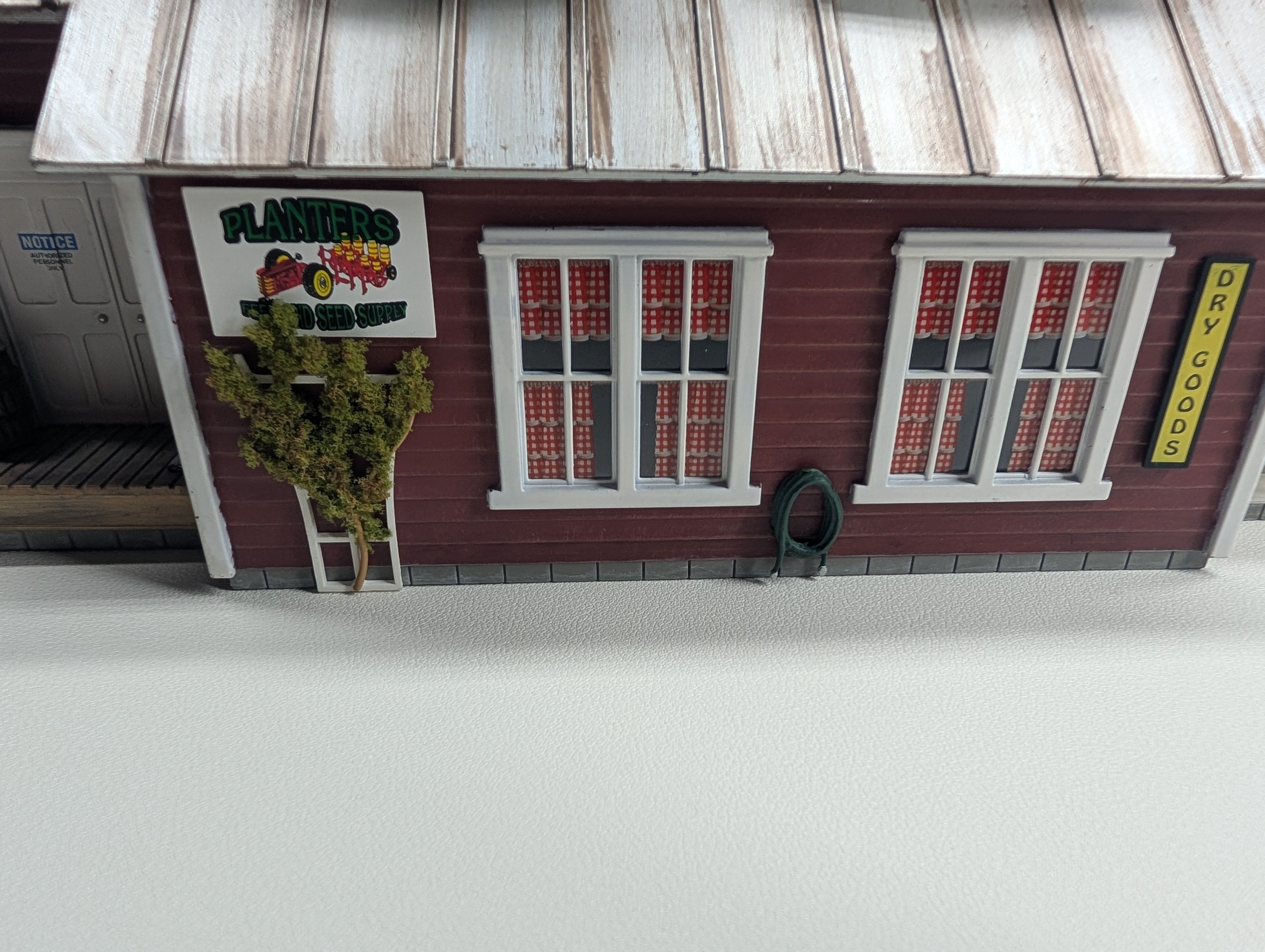 USED Woodland Scenics BR5845 O Country Store Expansion
